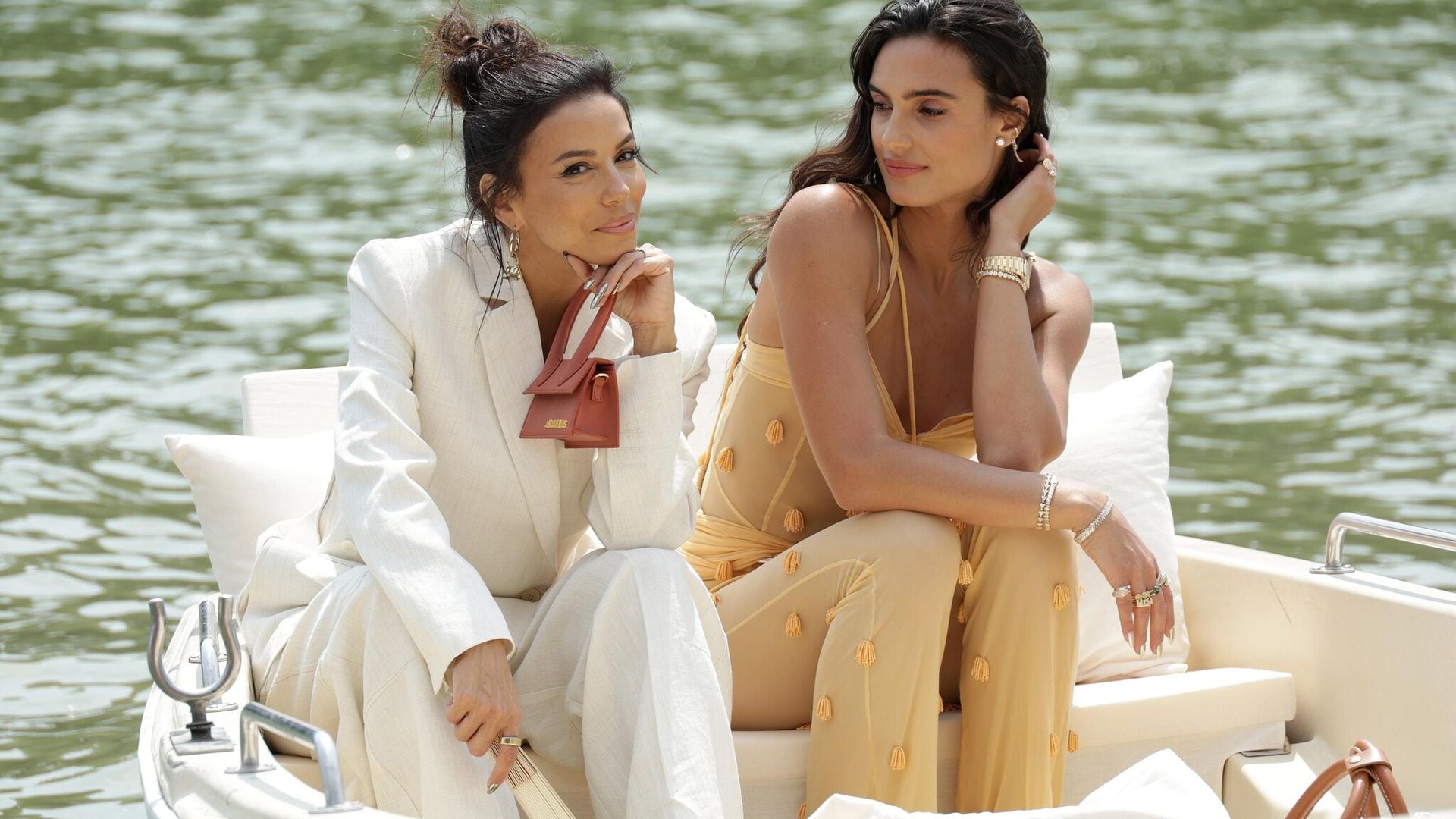 Eva Longoria, Karol G y Rauw Alejandro, entre los asistentes al desfile de Jacquemus en Versalles