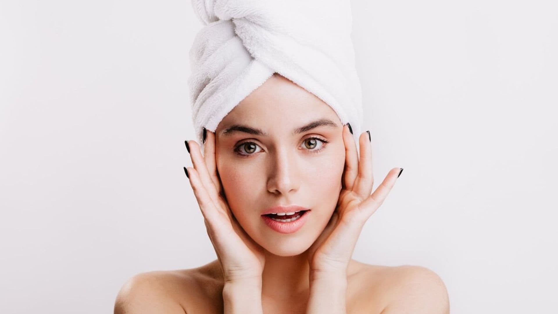 ¿Rutina antiedad o antimanchas? Descubre cuál es tu ritual de belleza ideal