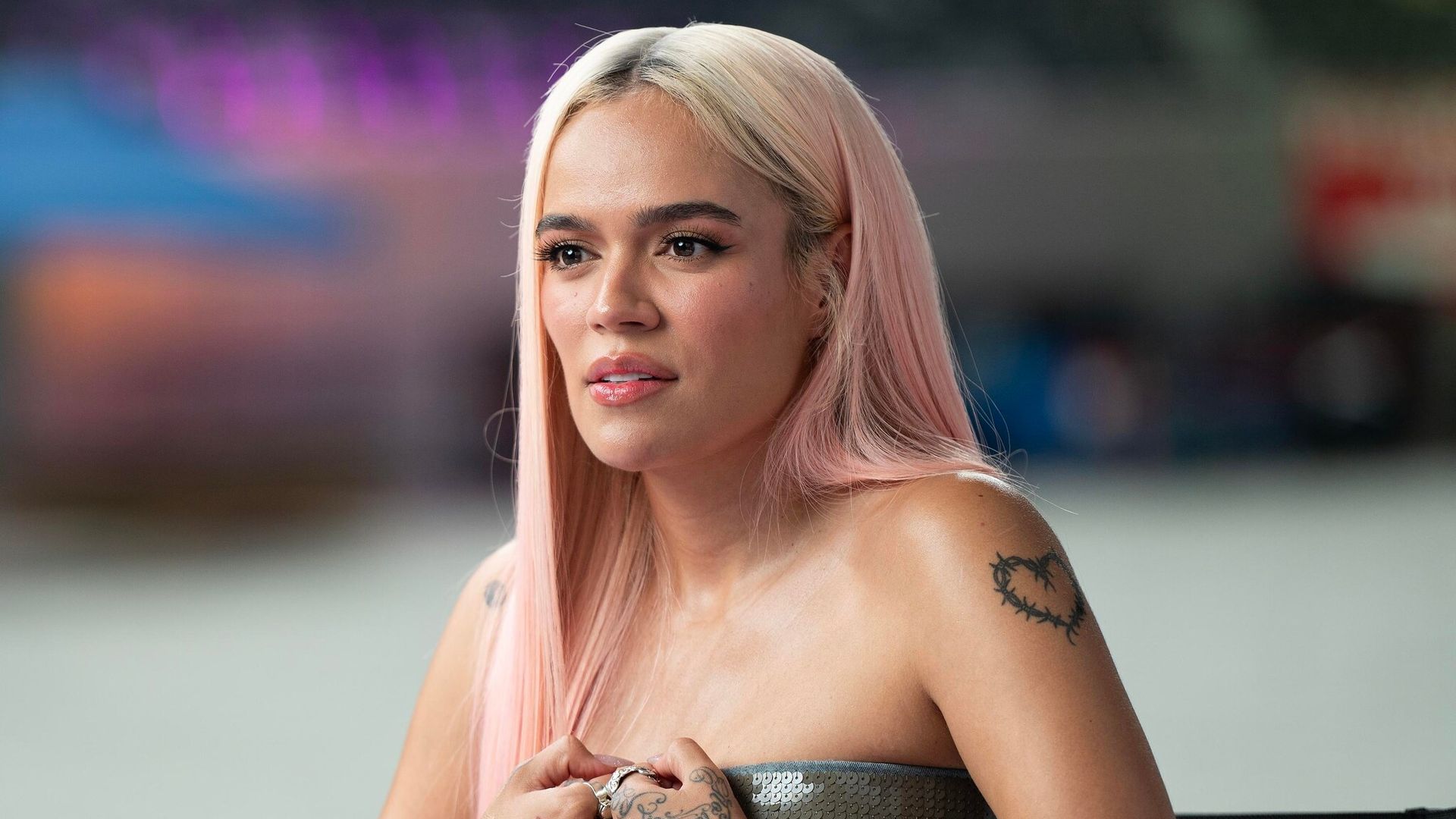 Karol G rompe el silencio tras su aterrizaje de emergencia: ‘Estamos agradecidos por una nueva oportunidad’