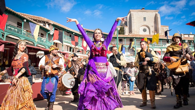 Desfile por la Plaza Mayor, Chinchón, Madrid
