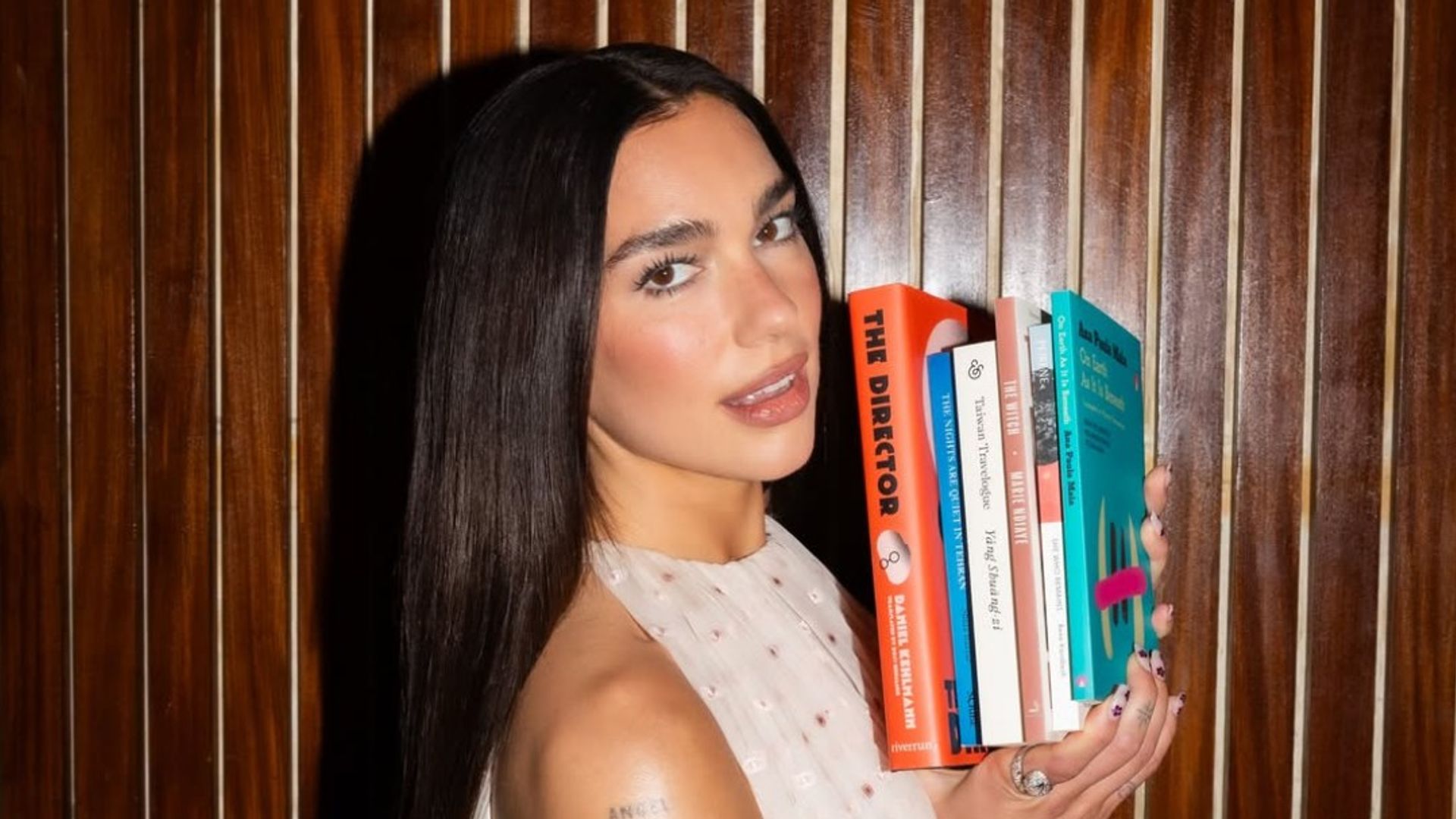 Dua Lipa, y su reflexión sobre la IA: "Me gustaría pensar que todavía hay algo mágico en la humanidad"