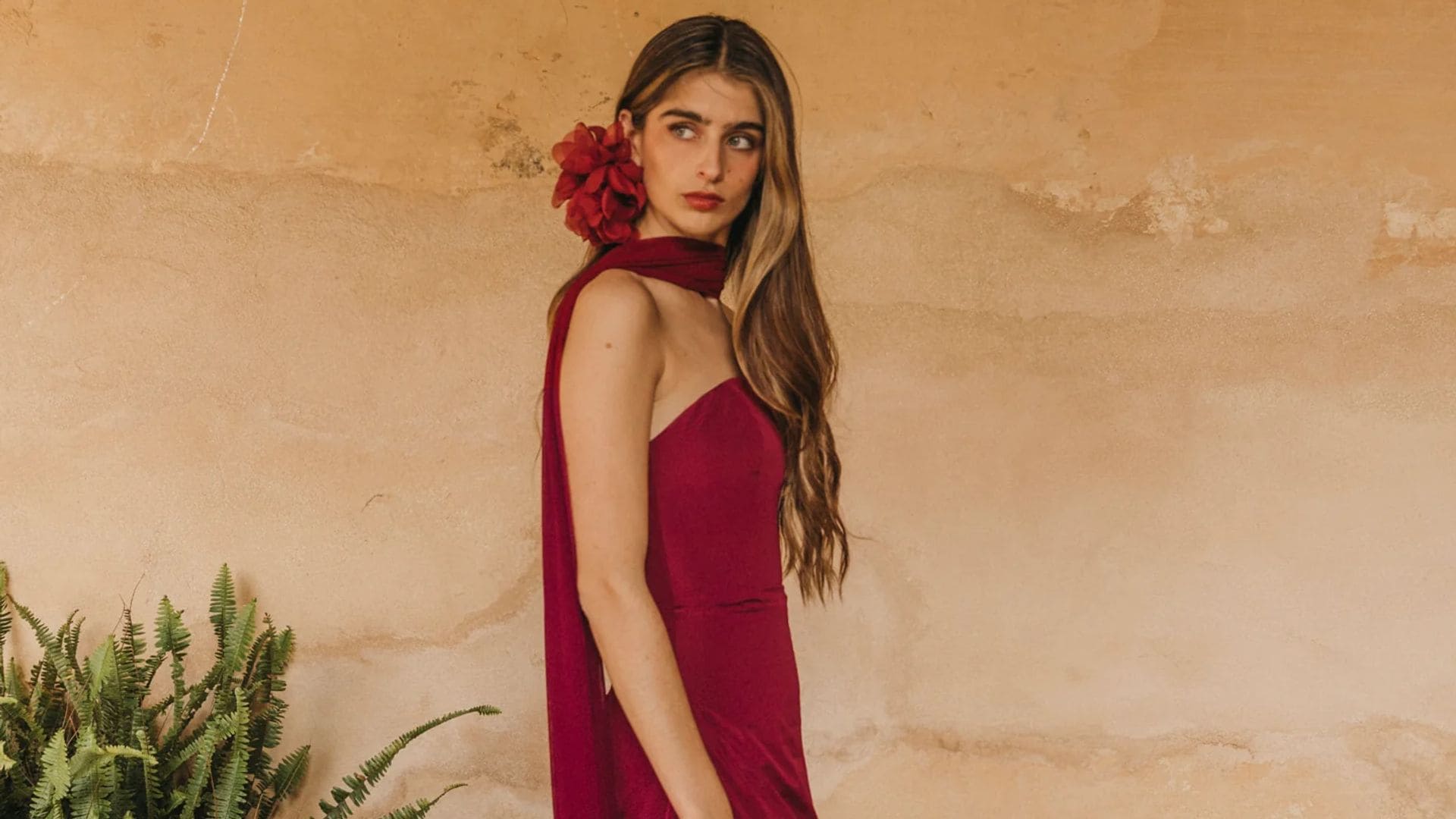 11 vestidos para testigos de boda que fascinan a las invitadas del norte y el sur