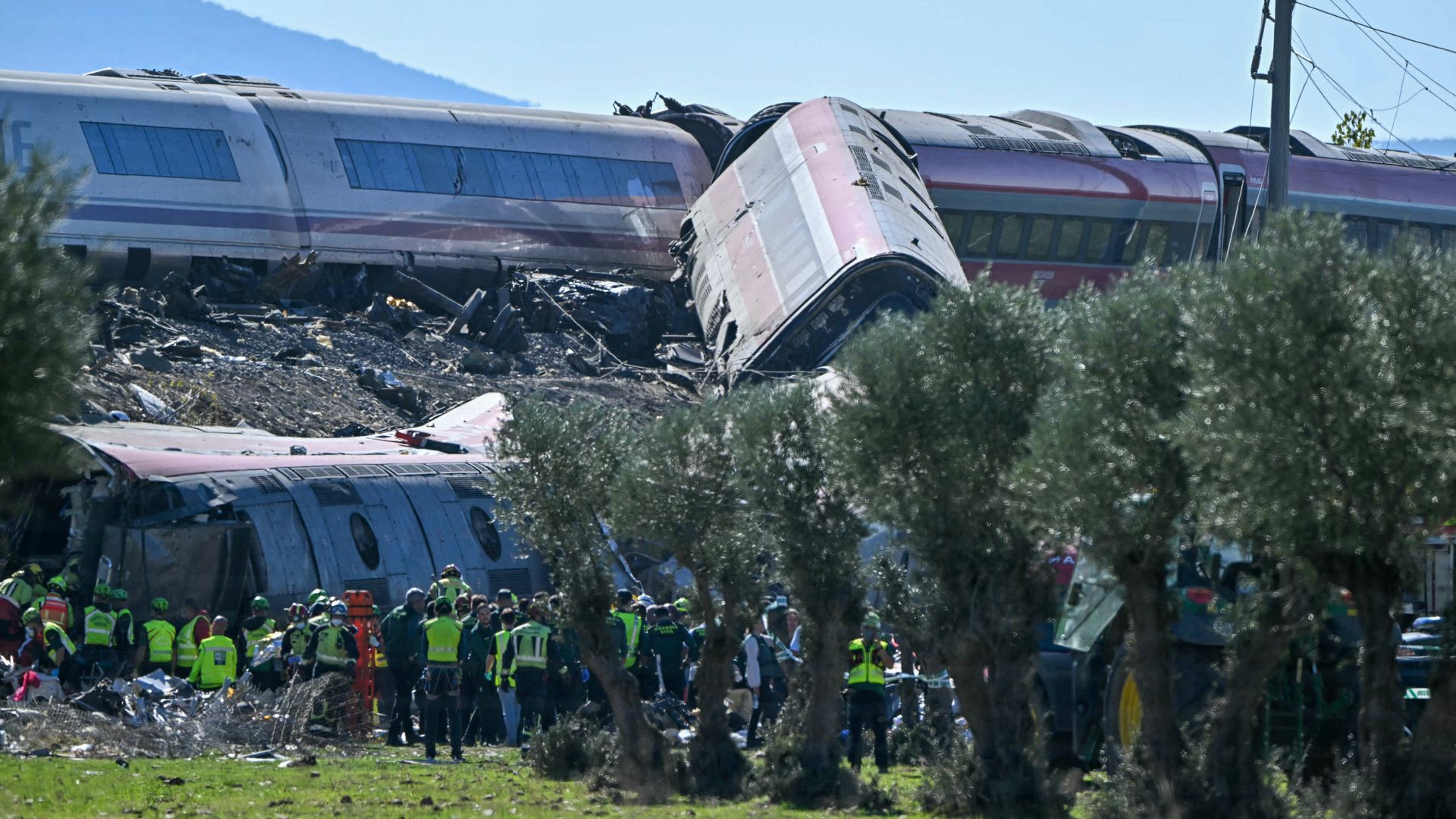 El trágico accidente ferroviario ocurrido en Urda (Toledo), en el que colisionaron dos trenes de alta velocidad, ha dejado al menos 69 fallecidos y más de un centenar de heridos