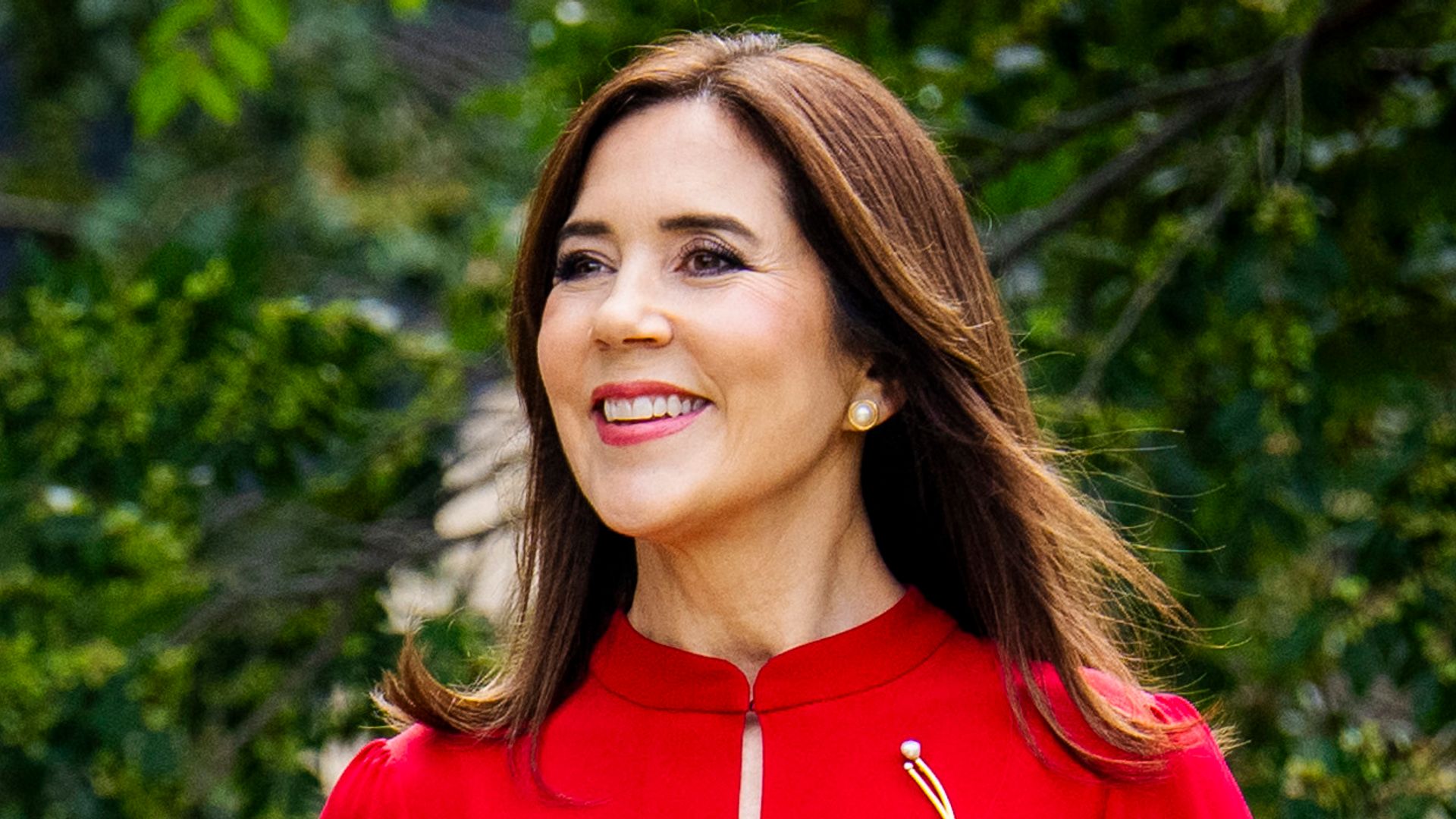 El broche que conecta a Mary de Dinamarca con la muerte de su padre y cuestiona el supuesto “desprecio” de la reina Margarita