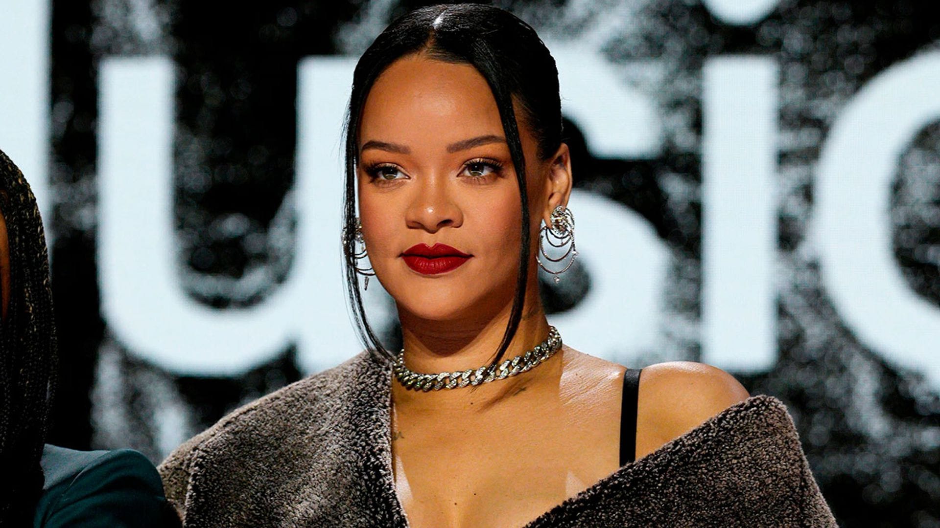 Rihanna da pistas sobre su actuación en la Super Bowl y confiesa que ha sido un reto prepararse