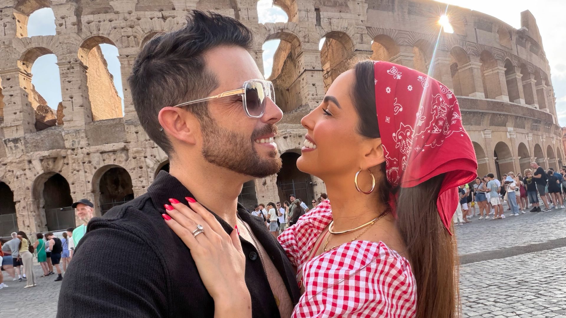 Karla Dáiz y Danny Dayz en el Coliseo, en Roma.
