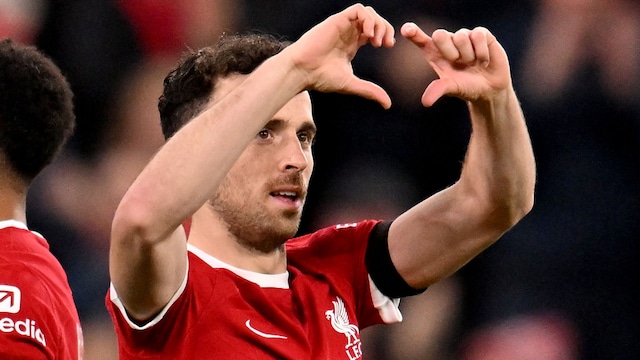 Diogo Jota celebra una anotación en un juego entre el Liverpool y el Toulouse en Ingrayerra en octubre de 2023.
