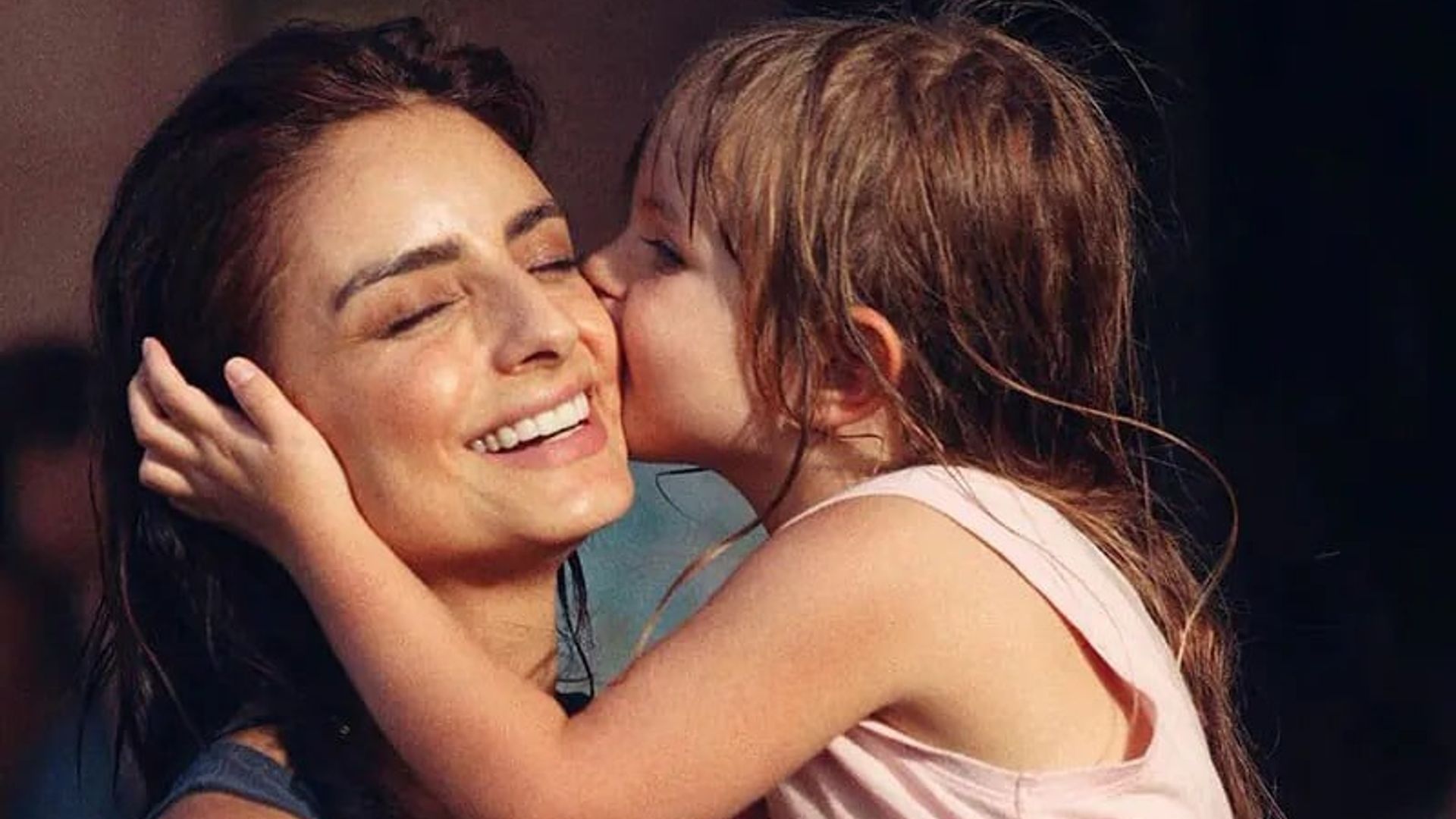 Aislinn Derbez habla conmovida de la personalidad de su hija: 'Es una tormentita'