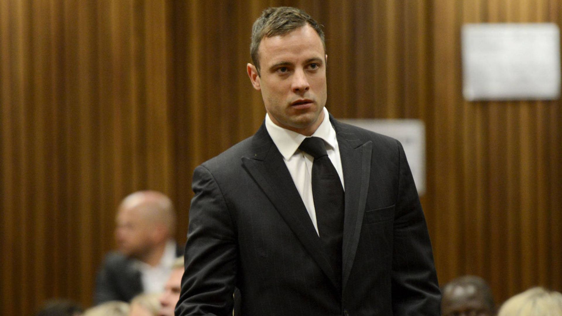 El exatleta paralímpico Oscar Pistorius queda en libertad condicional 11 años después de asesinar a su novia