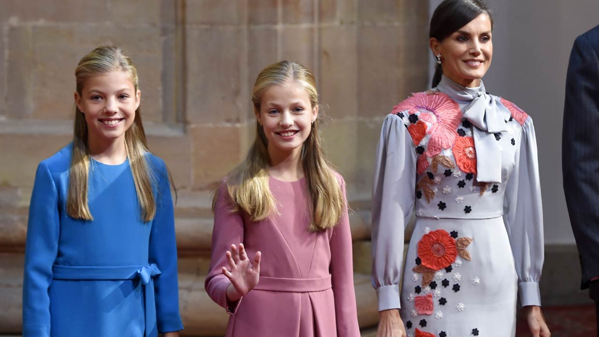 5 veces en las que doña Letizia le ha prestado ropa y complementos a sus hijas