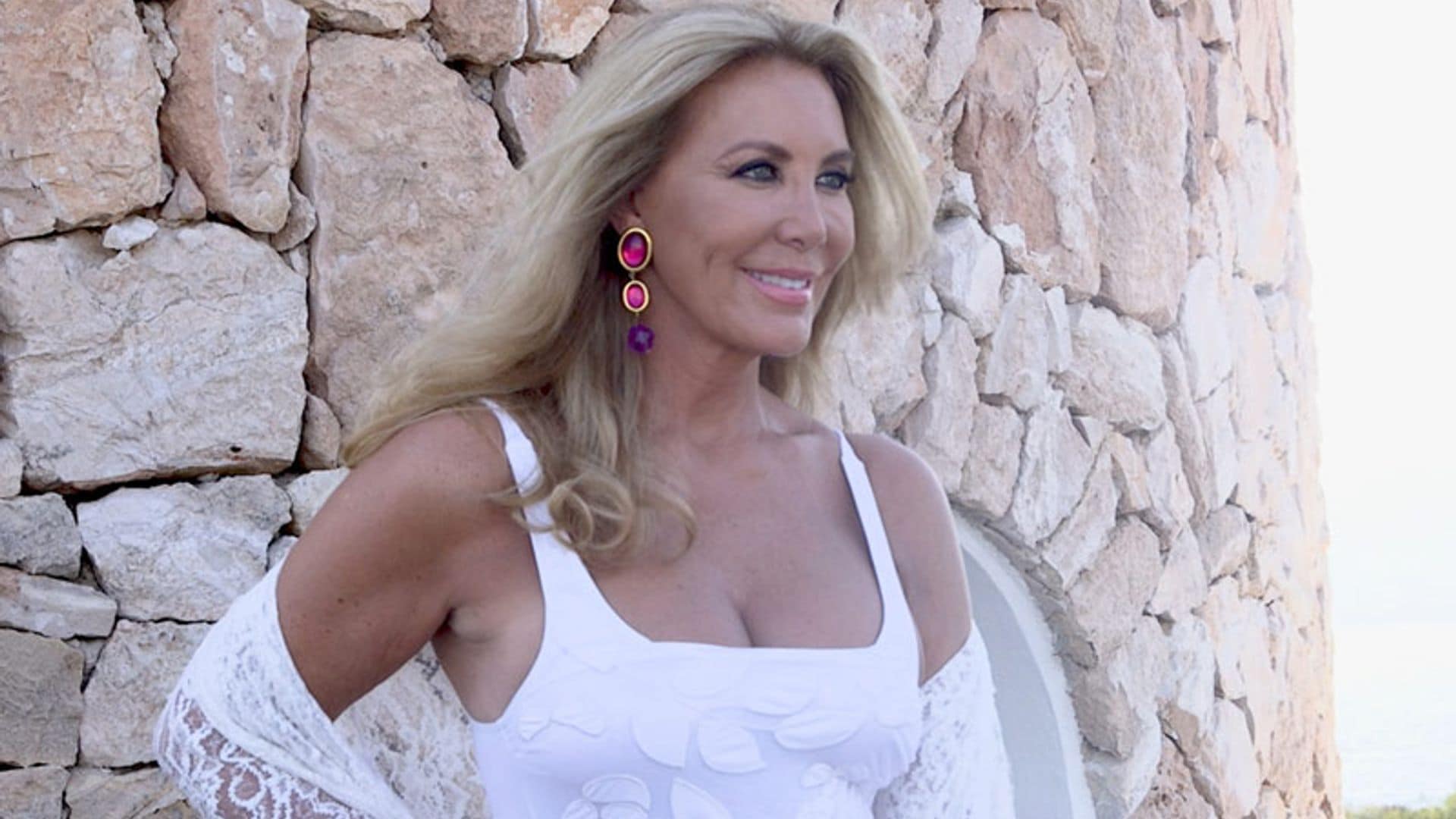 Norma Duval cuenta en ¡HOLA! cómo es su relación a distancia