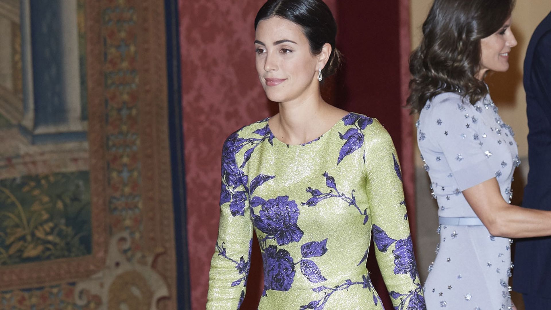 Sassa de Osma derrocha elegancia con un vestido español de tul y encaje