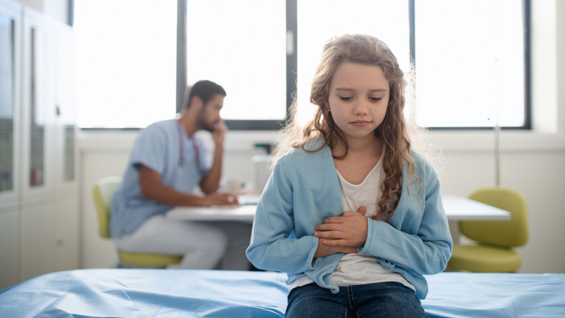 Dr. Eduardo Junco, pediatra, sobre por qué somatizan niños y adolescentes: “Hay situaciones que les causan ansiedad y estrés y que no saben que les afectan”