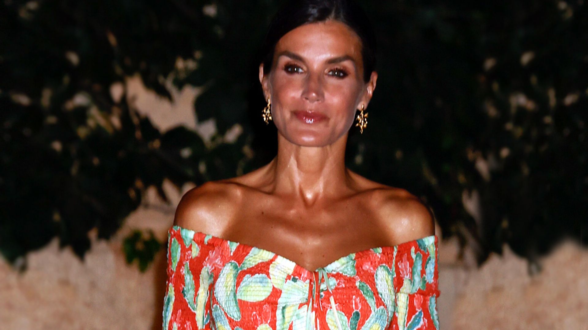 Los iluminadores con los que la reina Letizia potencia su bronceado