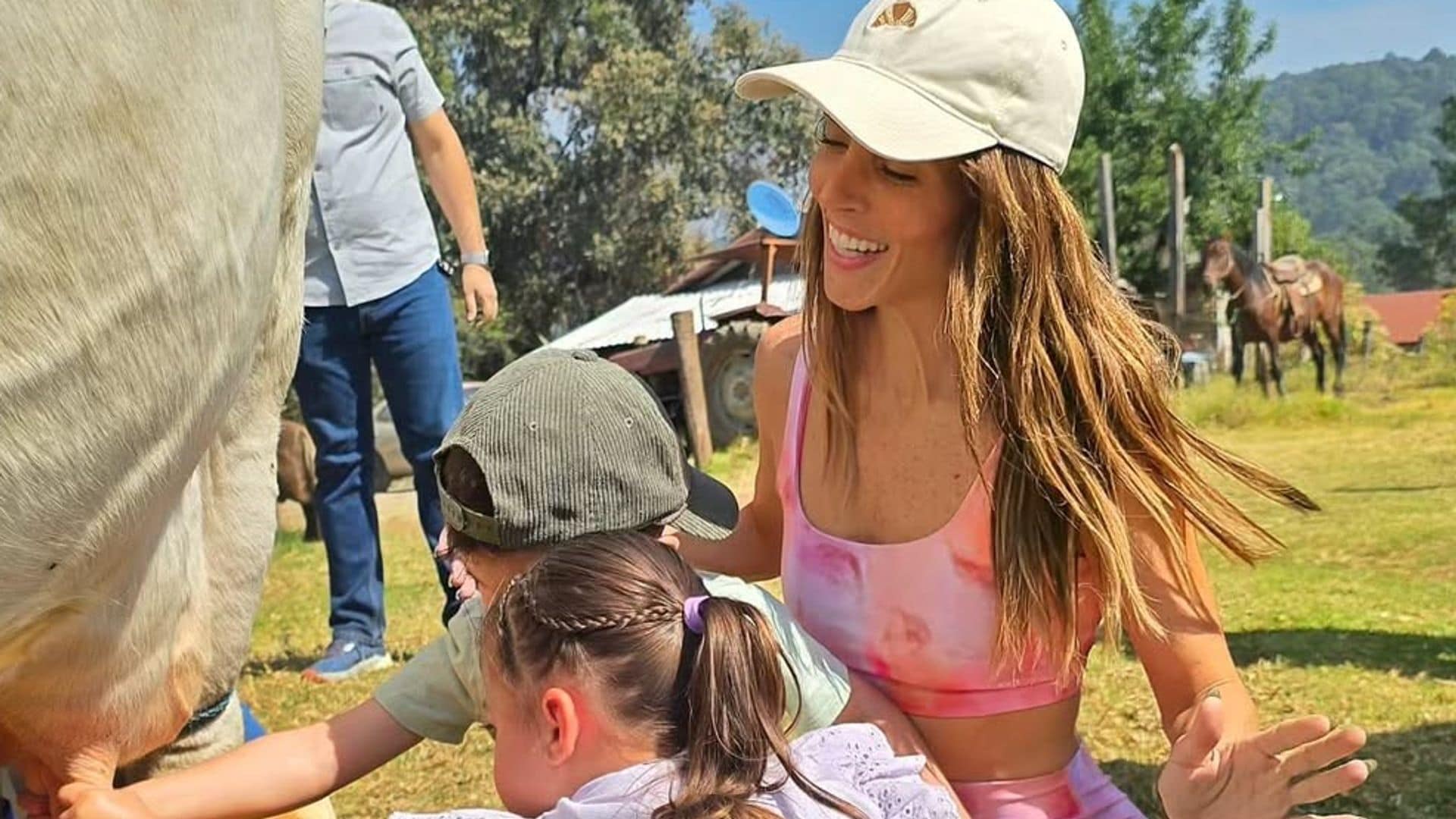 Claudia Álvarez presume lo mucho que han crecido sus tres hijos