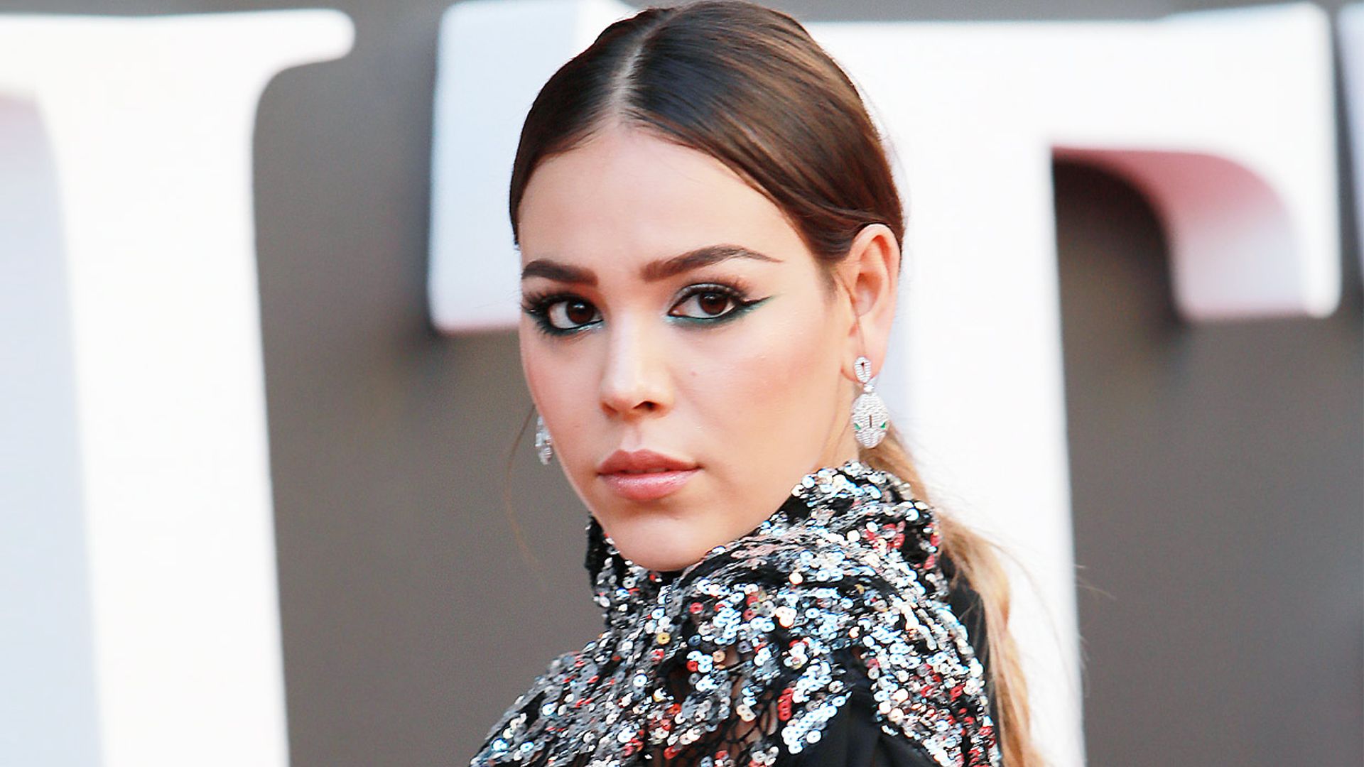 En plena cuarentena, Danna Paola sorprende con un nuevo look