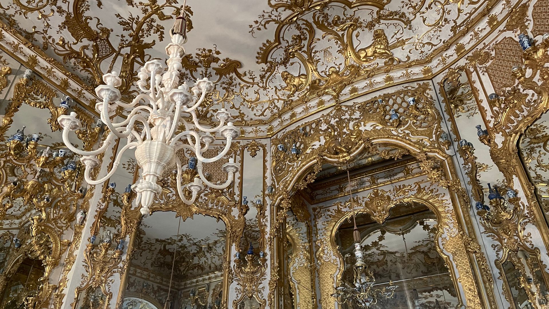 Una de las ornamentadas salas de la Residenz de Múnich