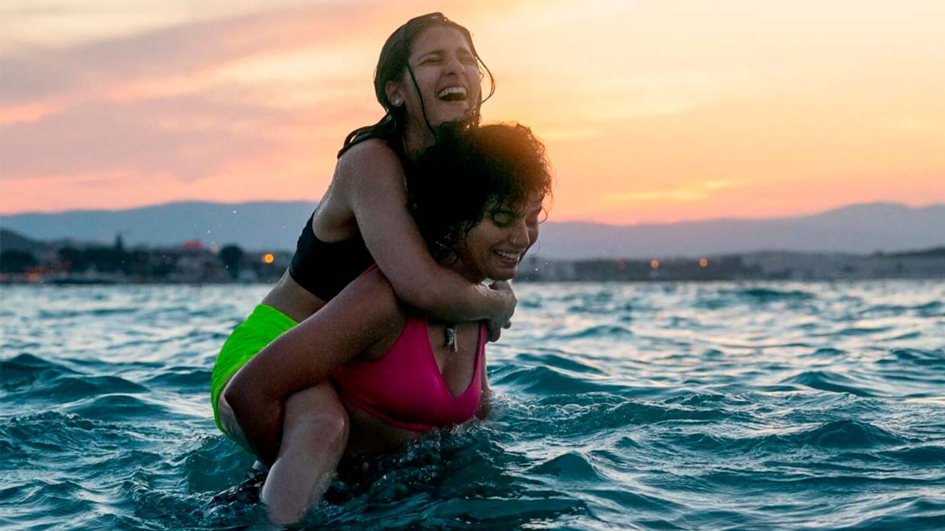 'Miércoles’ y la historia real de superación de una nadadora en ‘The Swimmers’: lo nuevo de Netflix