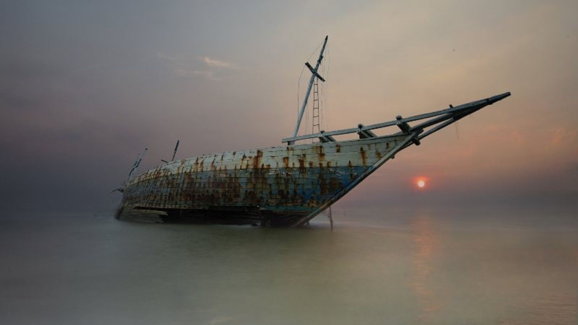 El misterio de los barcos 'fantasma' que llegan a las costas de Japón con cadáveres a bordo