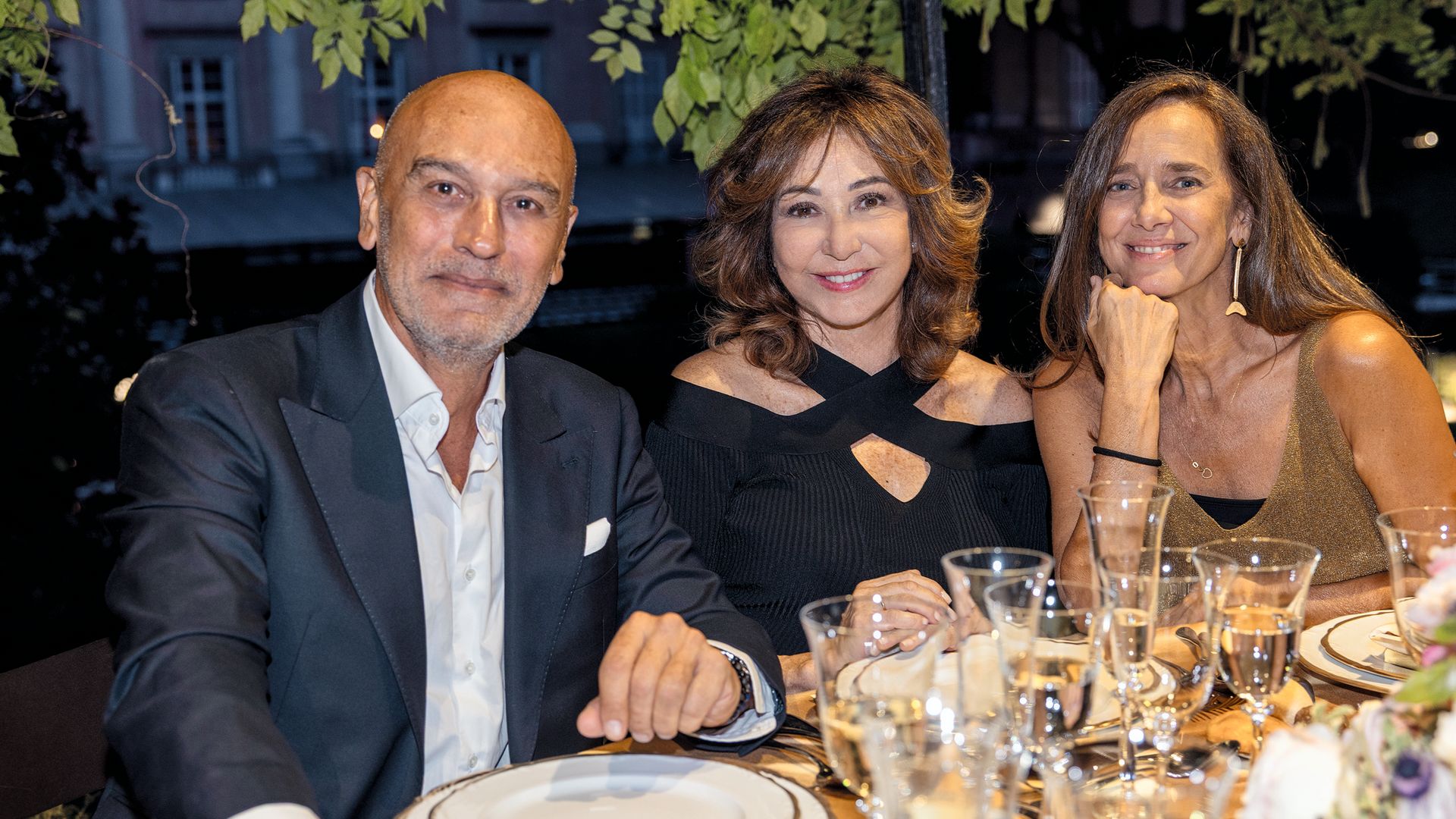 Ana Rosa Quintana y su marido, Juan Muñoz, junto a Blanca Suelves