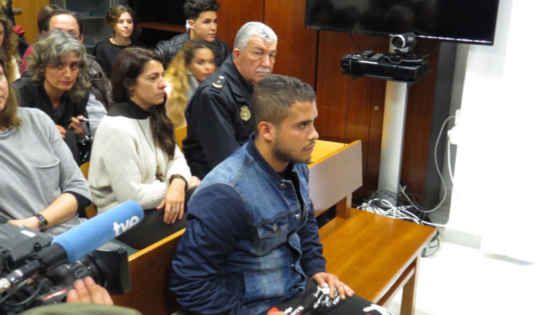 José Fernando, hijo de Ortega Cano, se sienta en el banquillo de los ...