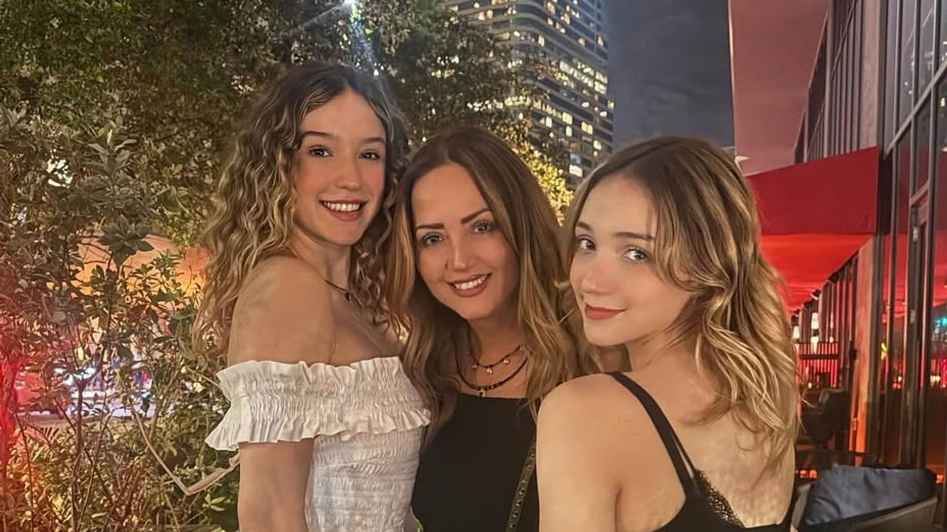 Andrea Legarreta, Mía y Nina.