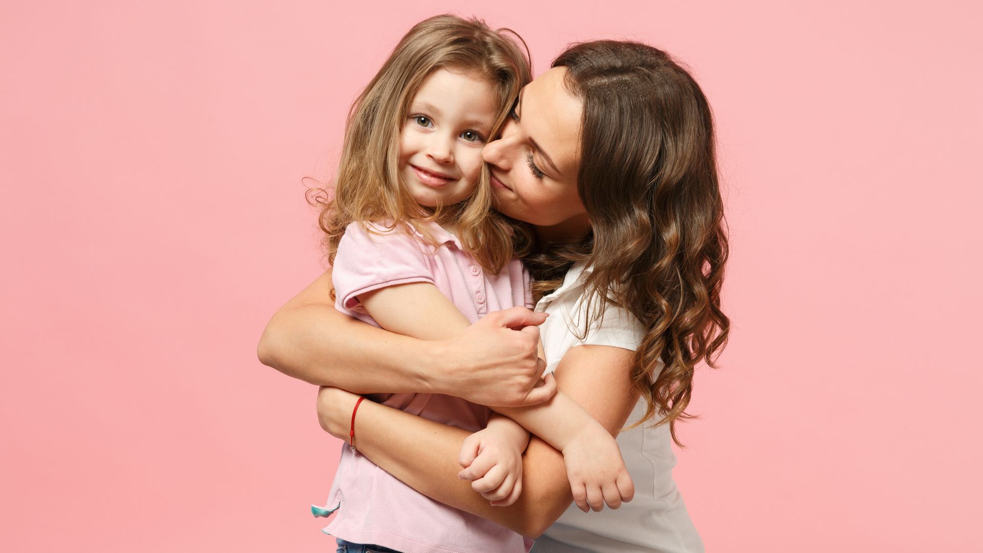 Mujeres y madres sin juicios ni culpas, ¿es posible? Lucía Ruz tiene la respuesta