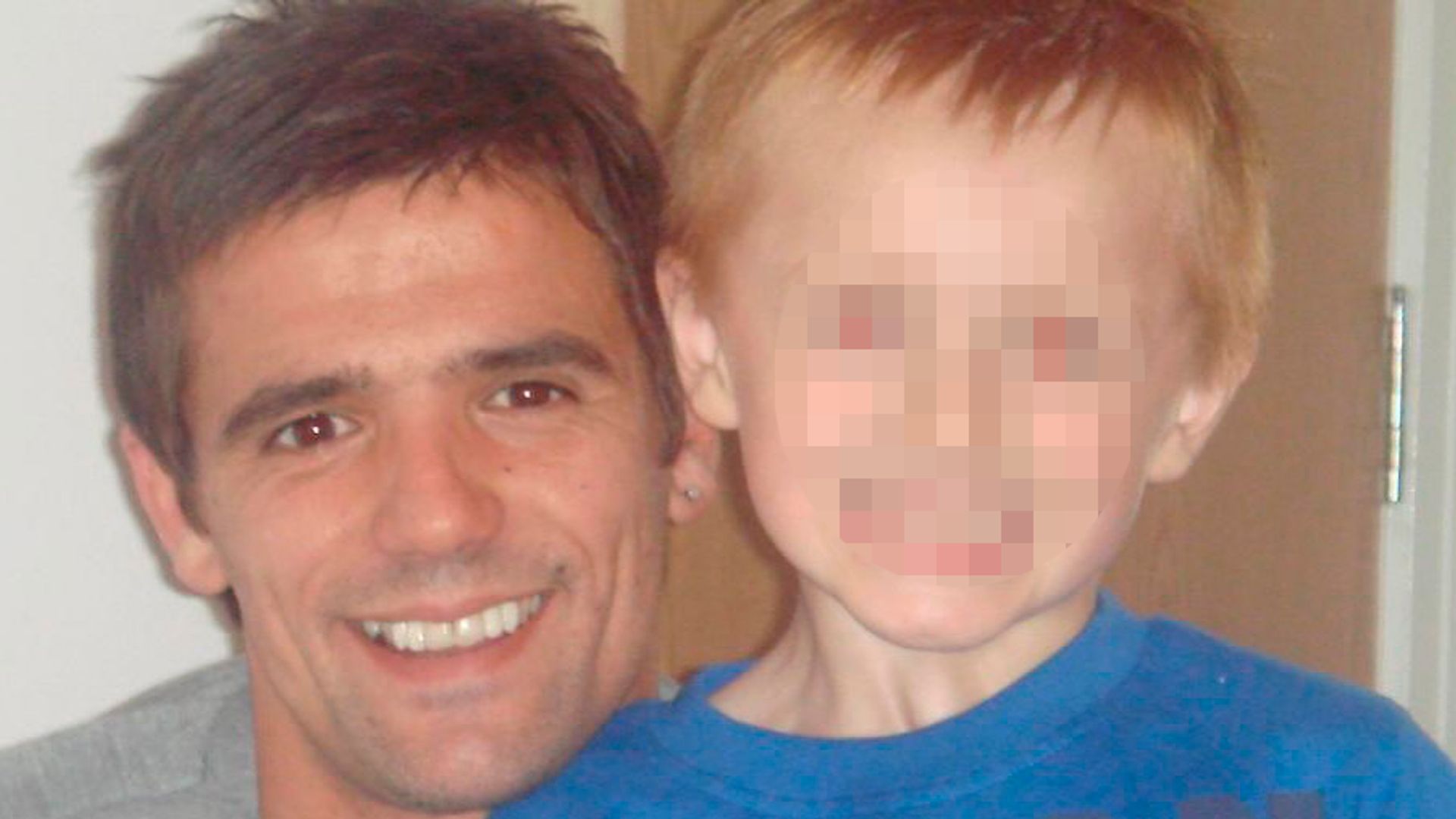 El exfutbolista Nacho Novo se despide de su hijastro tras su repentina muerte a los 26 años: "Absolutamente destrozados"