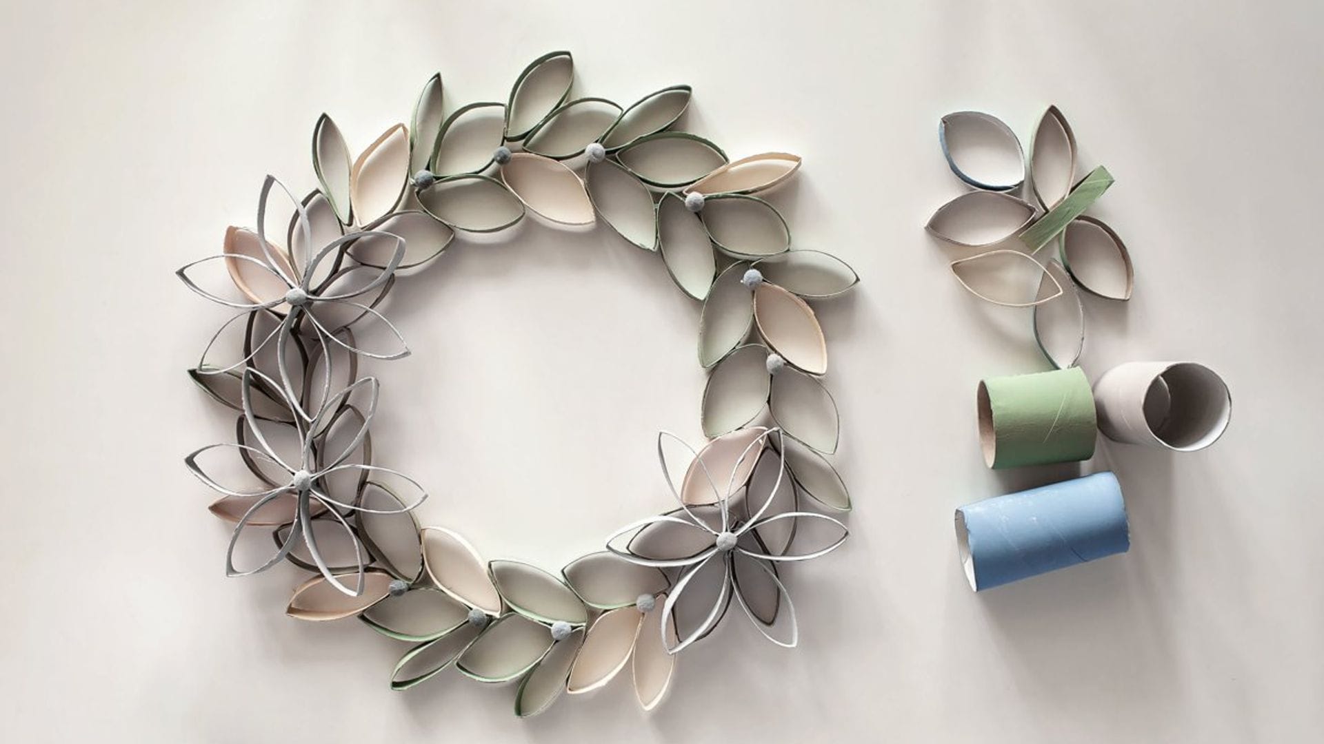 Cómo hacer flores con rollos de papel higiénico