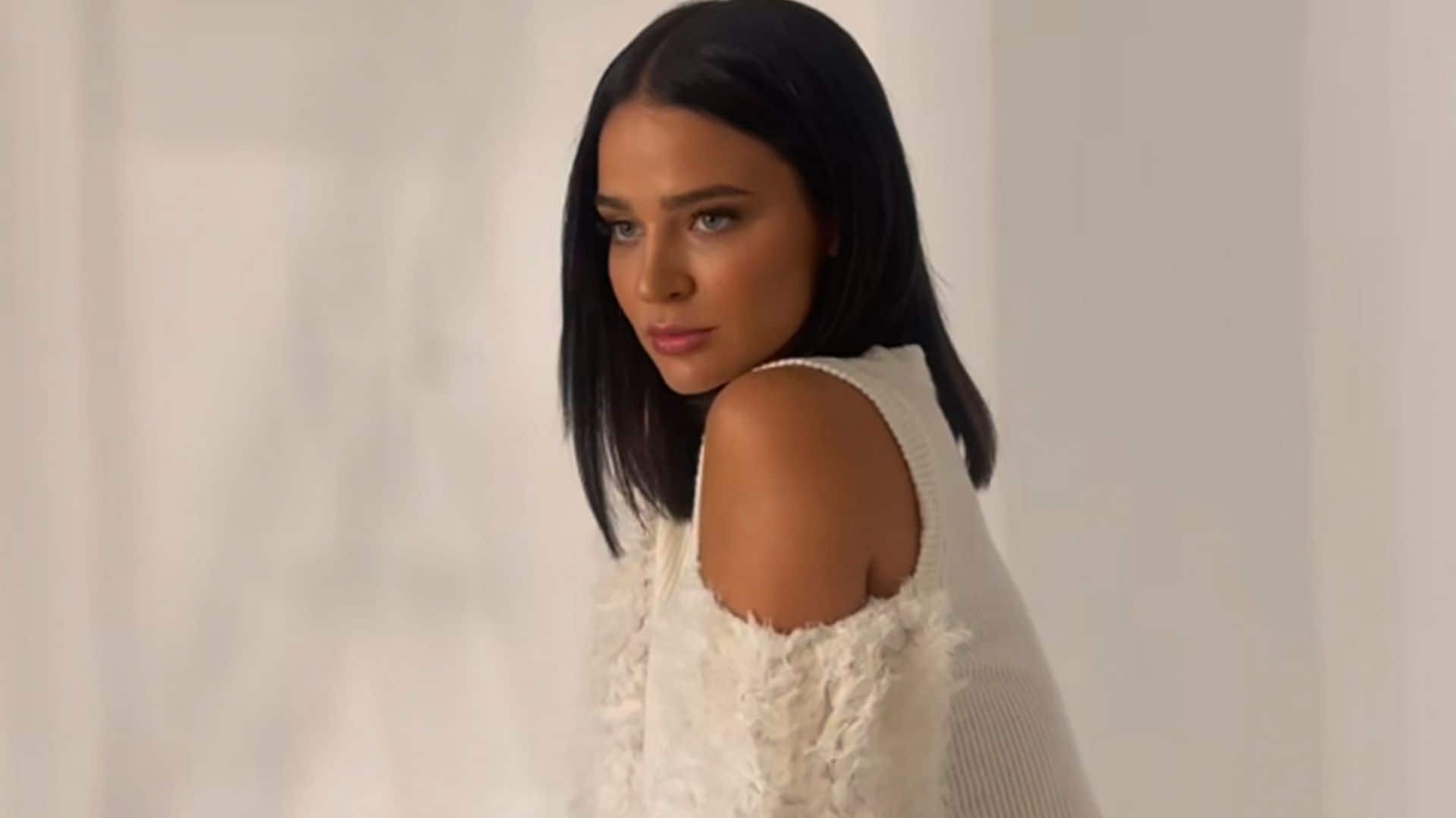 El nuevo look de Laura Escanes demuestra que cualquier color de pelo le favorece