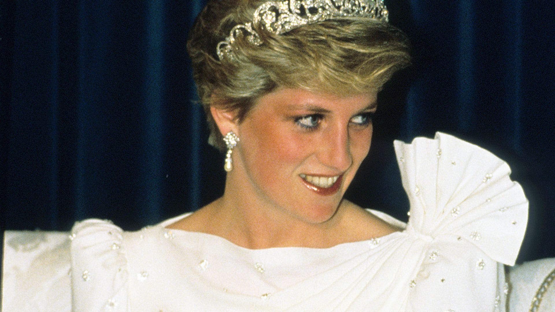 Este inolvidable look de Lady Di hoy inspira a las novias que celebran bodas íntimas