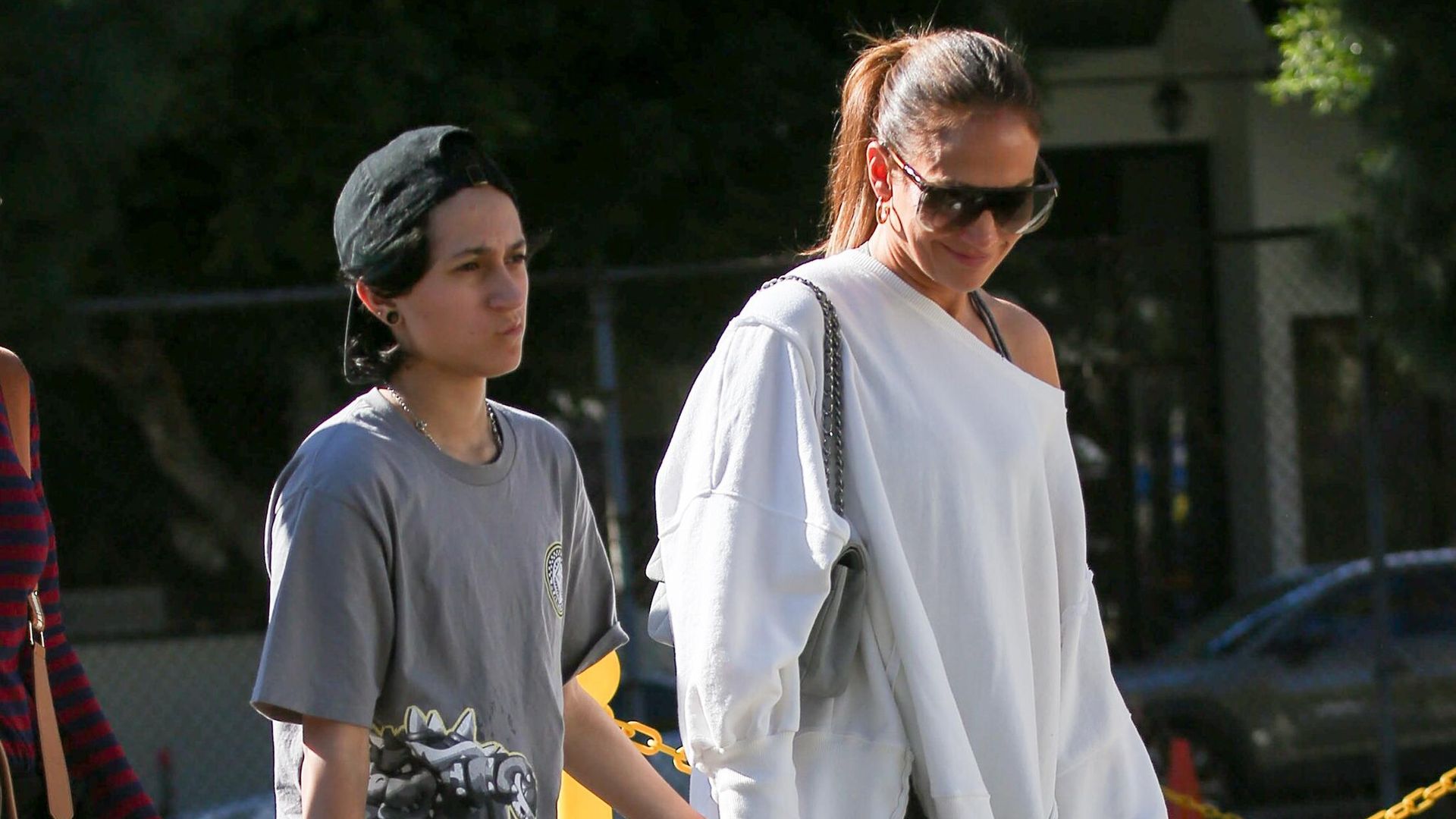 Jennifer Lopez y Emme disfrutan de un día de compras parisinas