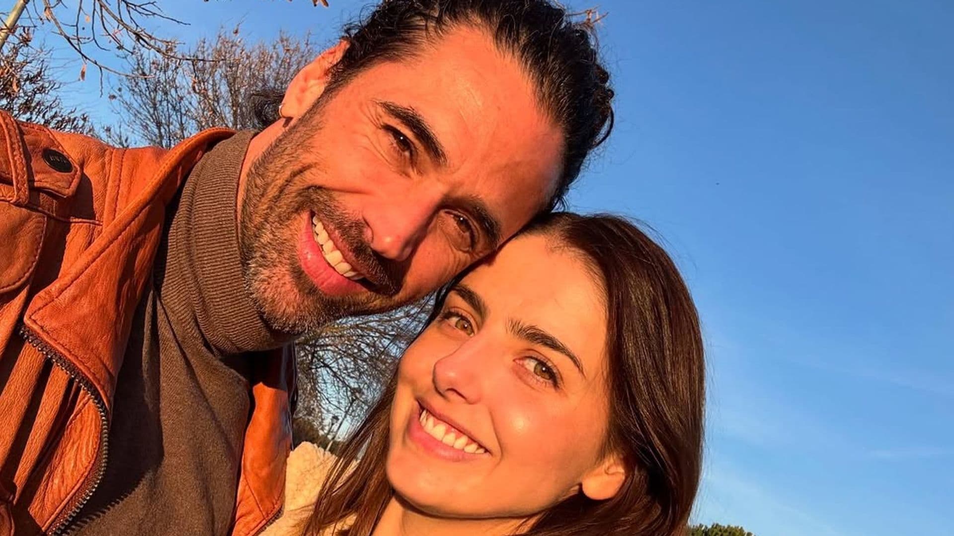 Michelle Renaud y Matías Novoa deslumbran en los Premios Platino, arropados por el cariño de sus fans españoles
