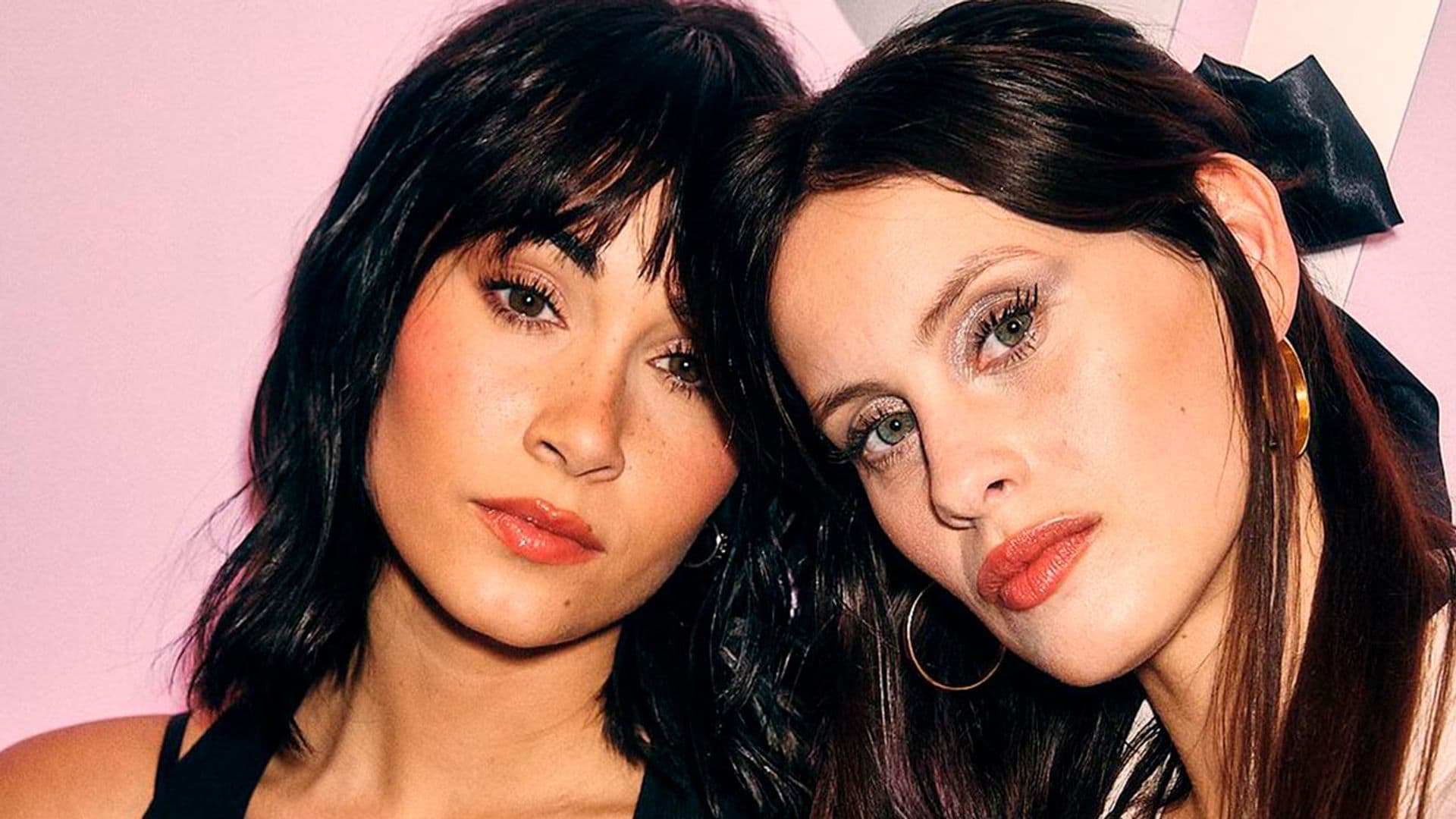 El maquillaje 'dark' de Aitana en París: ¿se ha inspirado en Milena Smit?