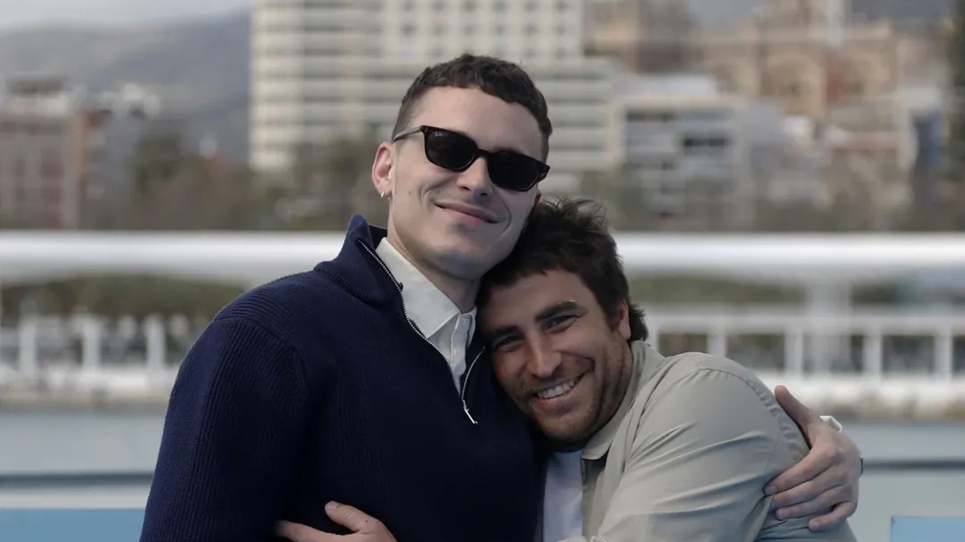 Arón Piper y Marcos Cáceres, los dos actores del momento que triunfan  también entre fogones
