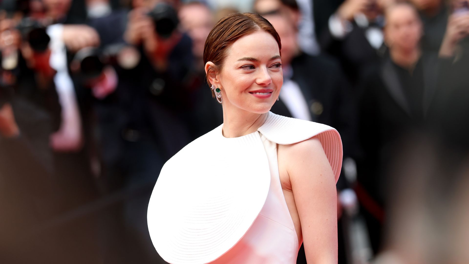Todas quieren a Pedro Pascal: Emma Stone elogia al actor chileno y admite que se "acostaría con él"