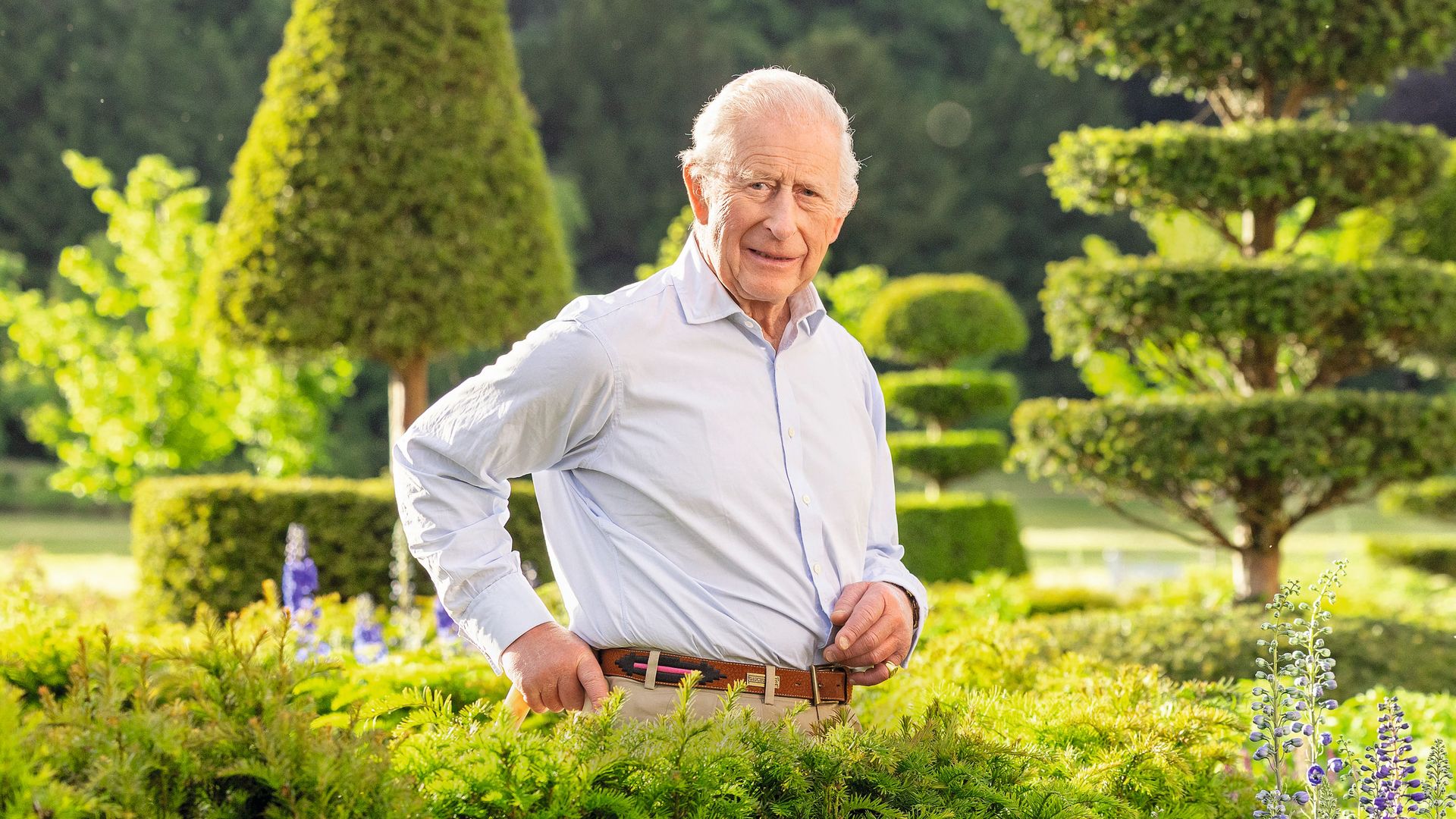 El rey Carlos III, fotografiado en exclusiva en Sandringham, habla de su apasionante proyecto