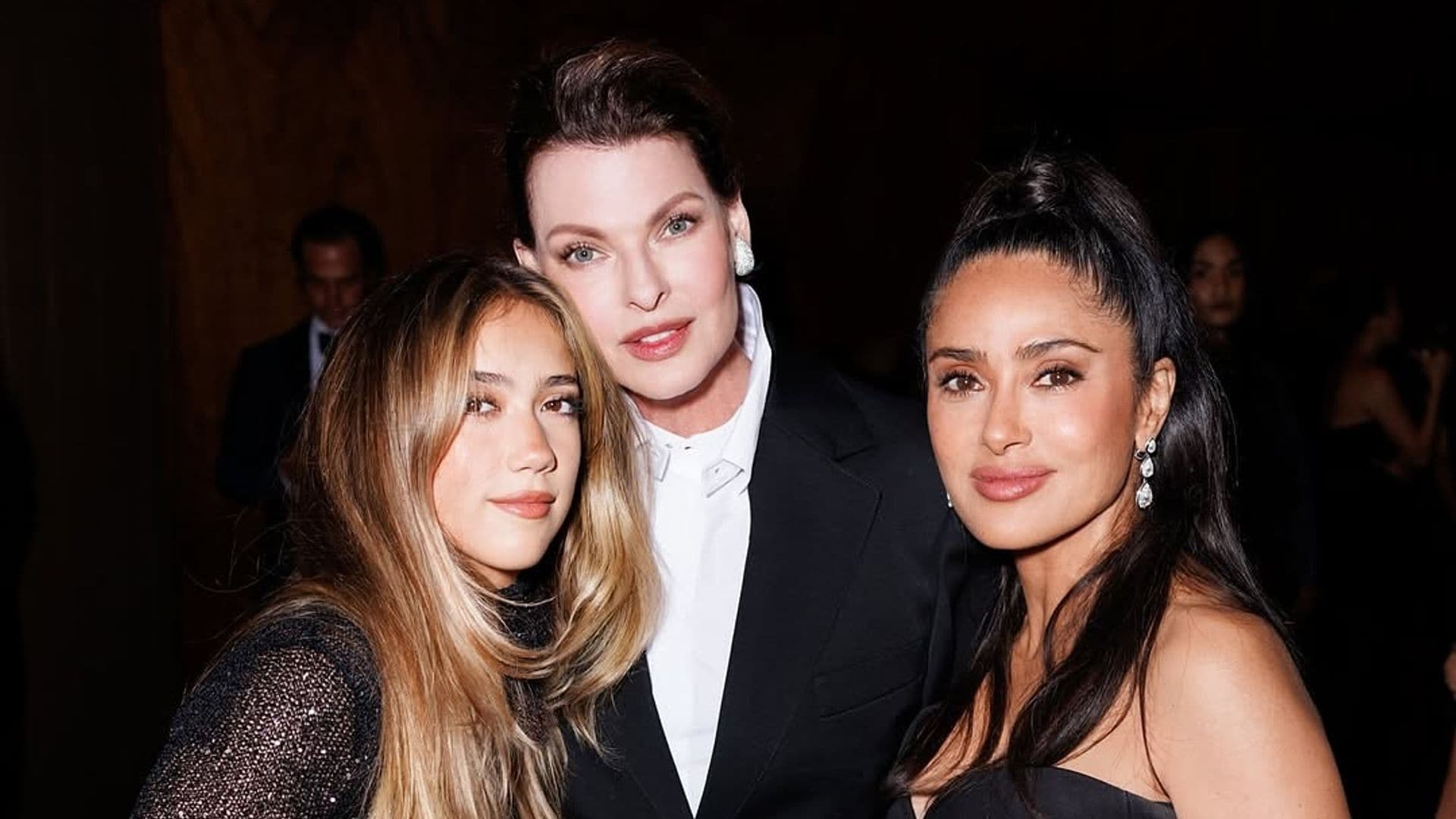 Valentina Paloma, Linda Evalngelista y Salma Hayek en la gala Caring for Women