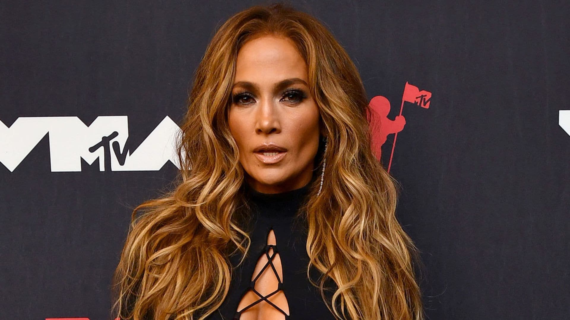 Jennifer Lopez estrena un cambio de look aún más rejuvenecedor