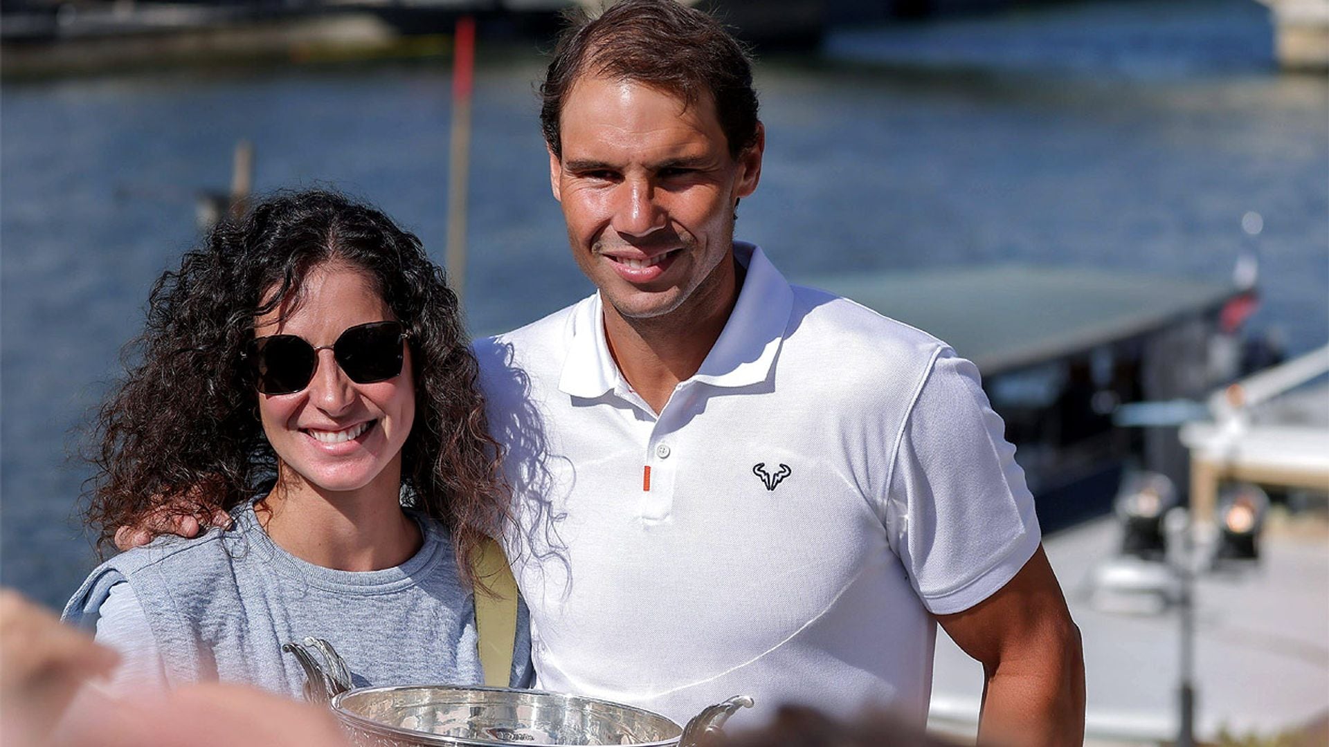 El inusual posado de Rafa Nadal y Mery Perelló juntos con la copa del campeón