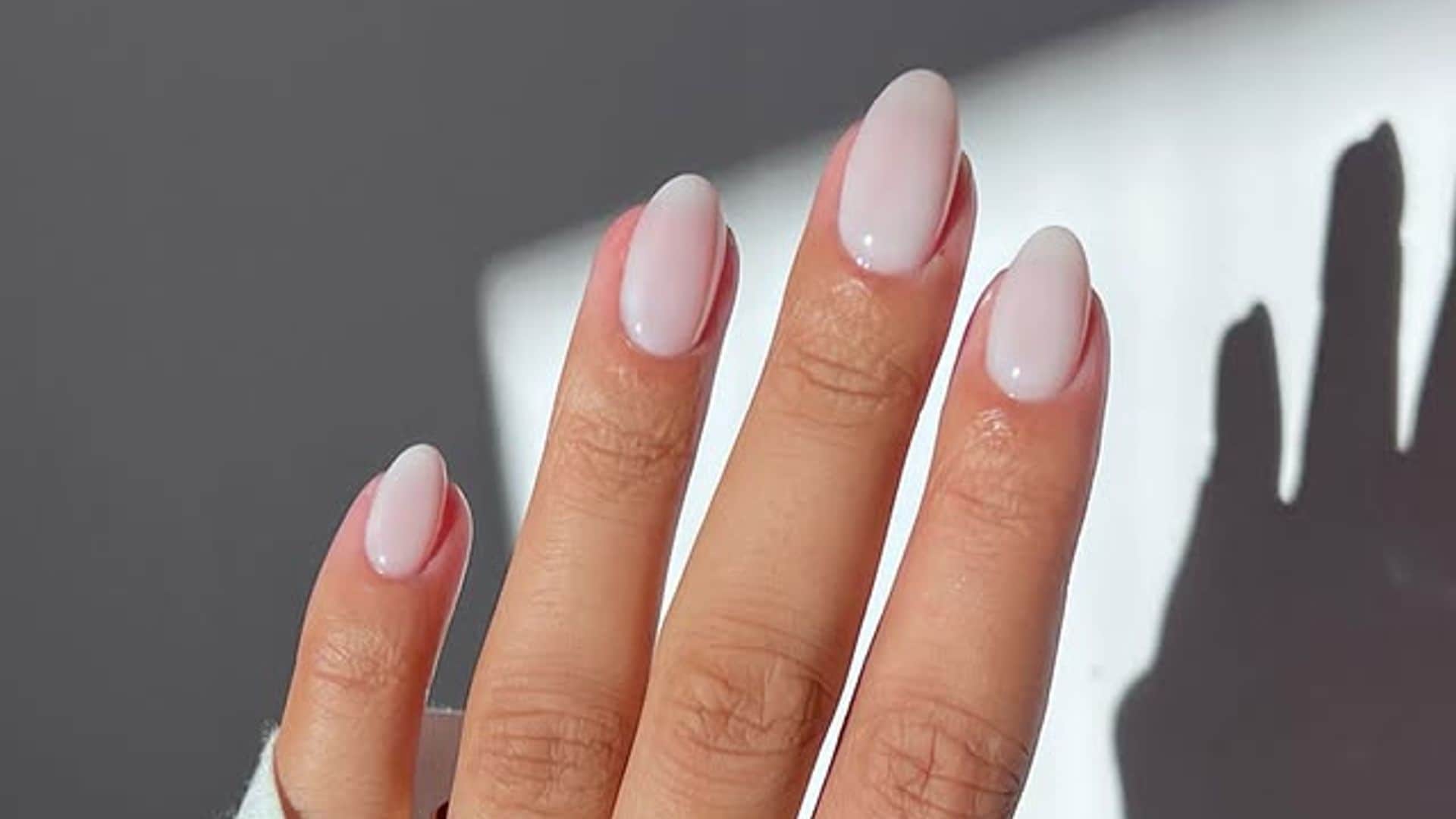 La manicura 'yummy nails' se convierte en la más natural y versátil de la temporada