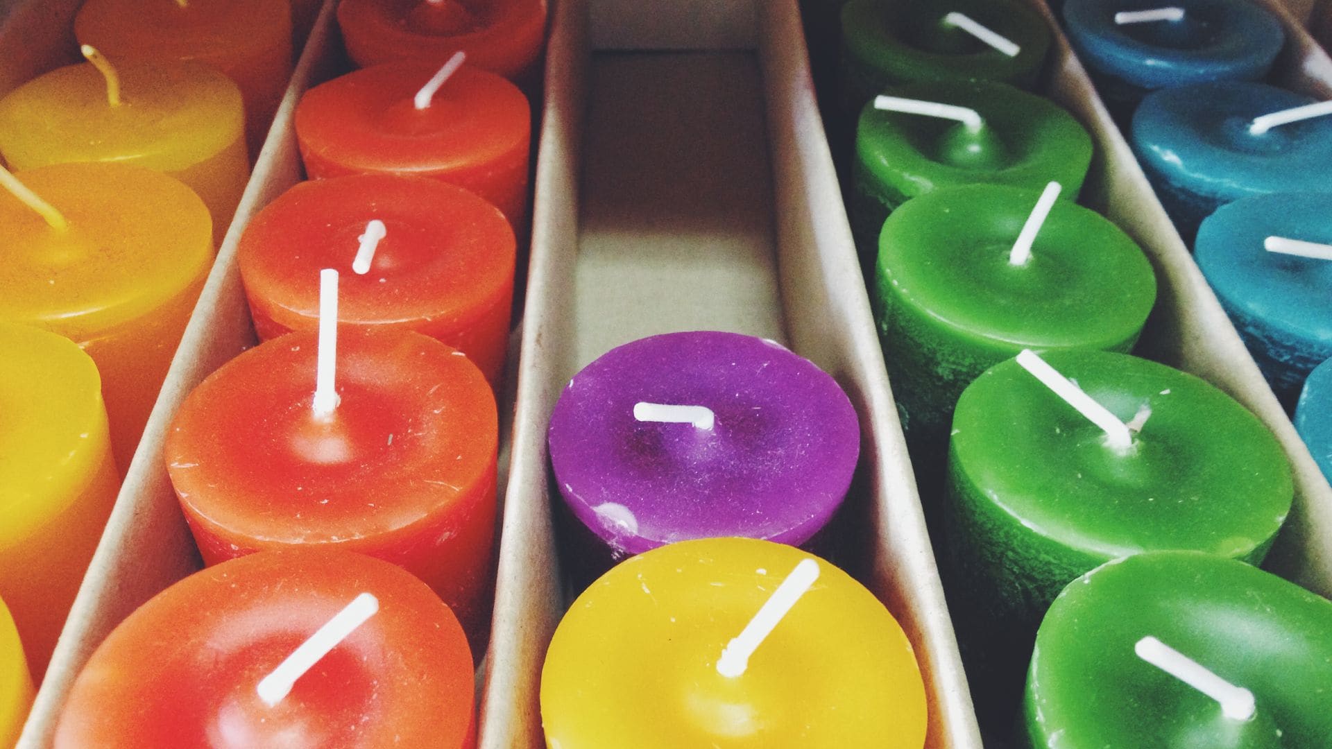 Las velas deben guardarse en un lugar sin exposición al sol para que no pierdan su aroma.
