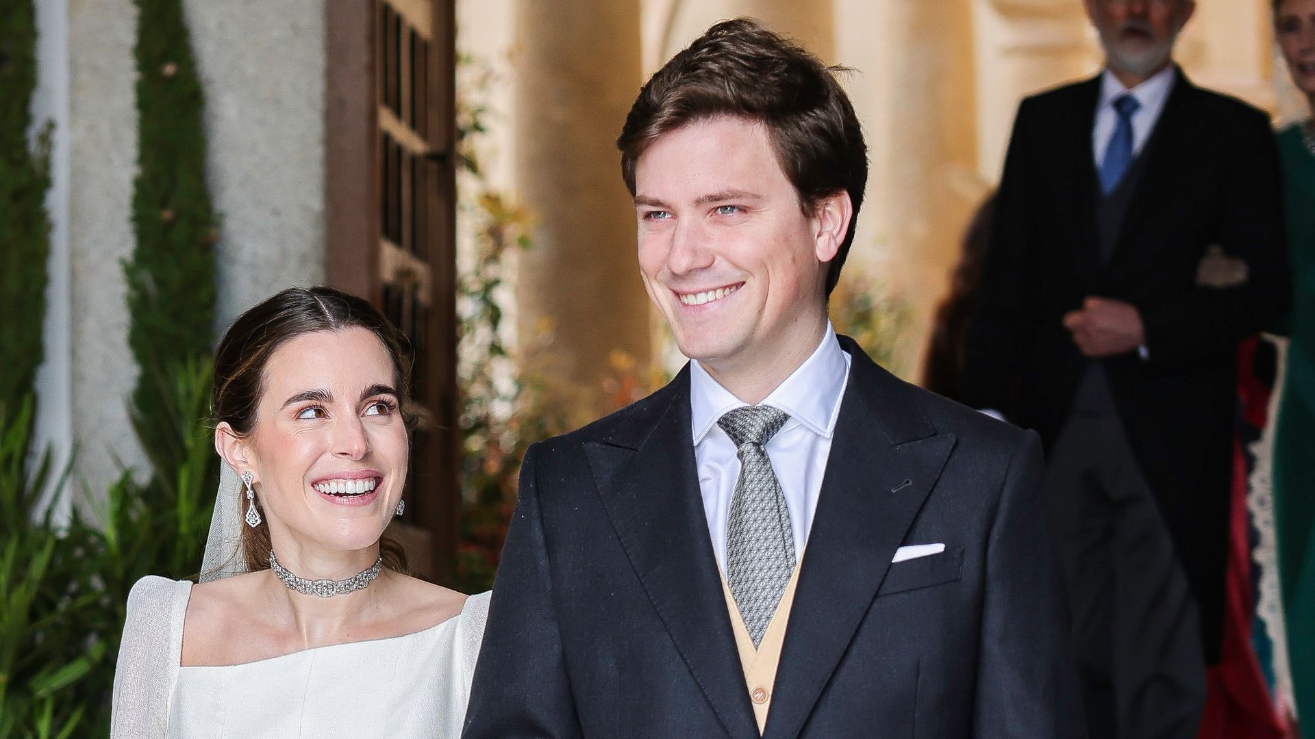 Todos los detalles de la boda Borbón-Dos Sicilias que ha reunido a la alta aristocracia en Toledo: del vestido de la novia a los invitados