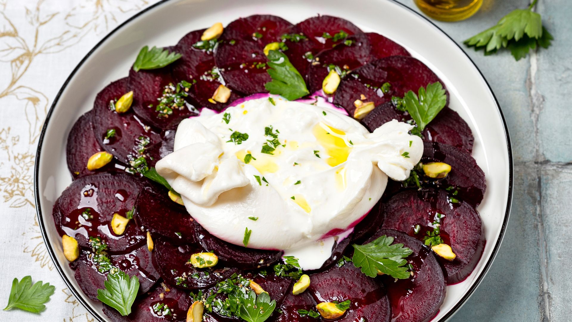 Cremosa, suave y adictiva: así puedes incluir la burrata en tus recetas