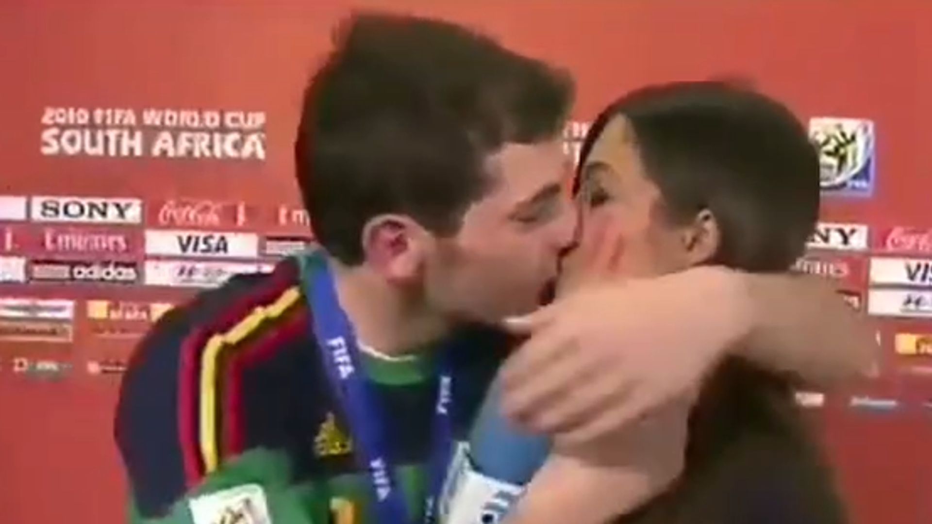 Hace 16 años, un beso hizo historia: el inolvidable momento de Iker Casillas y Sara Carbonero en el Mundial de 2010