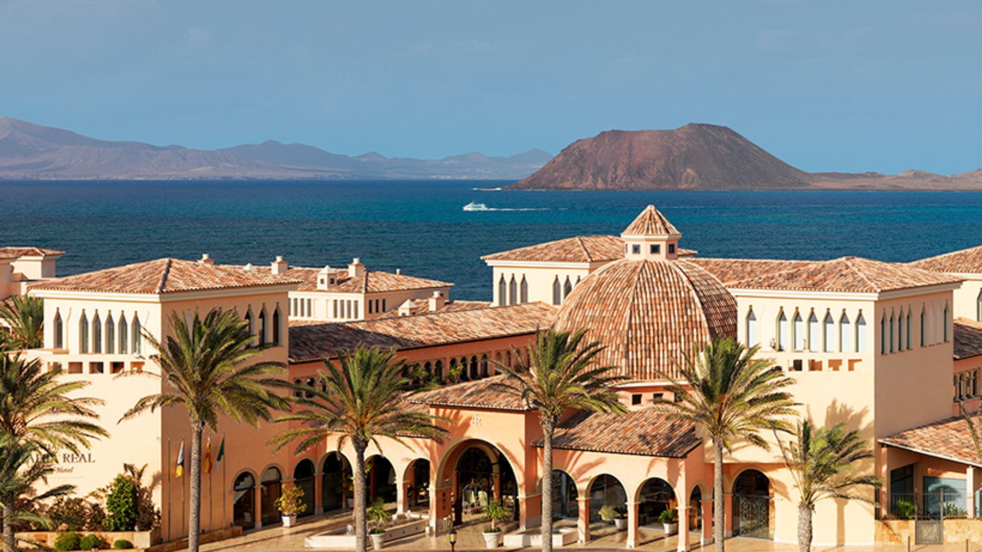 Fuerteventura: The Perfect Destination for Unforgettable Couples’ Getaways