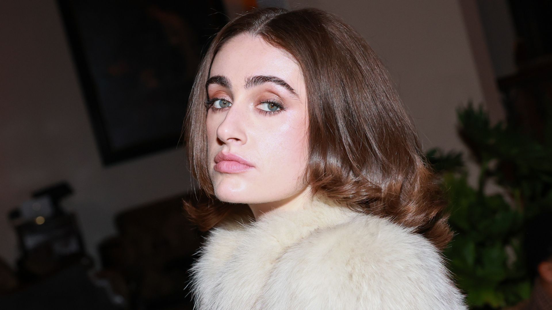 Rachel Sennot, la monologuista y actriz que atrae a marcas de moda por su juvenil estilo