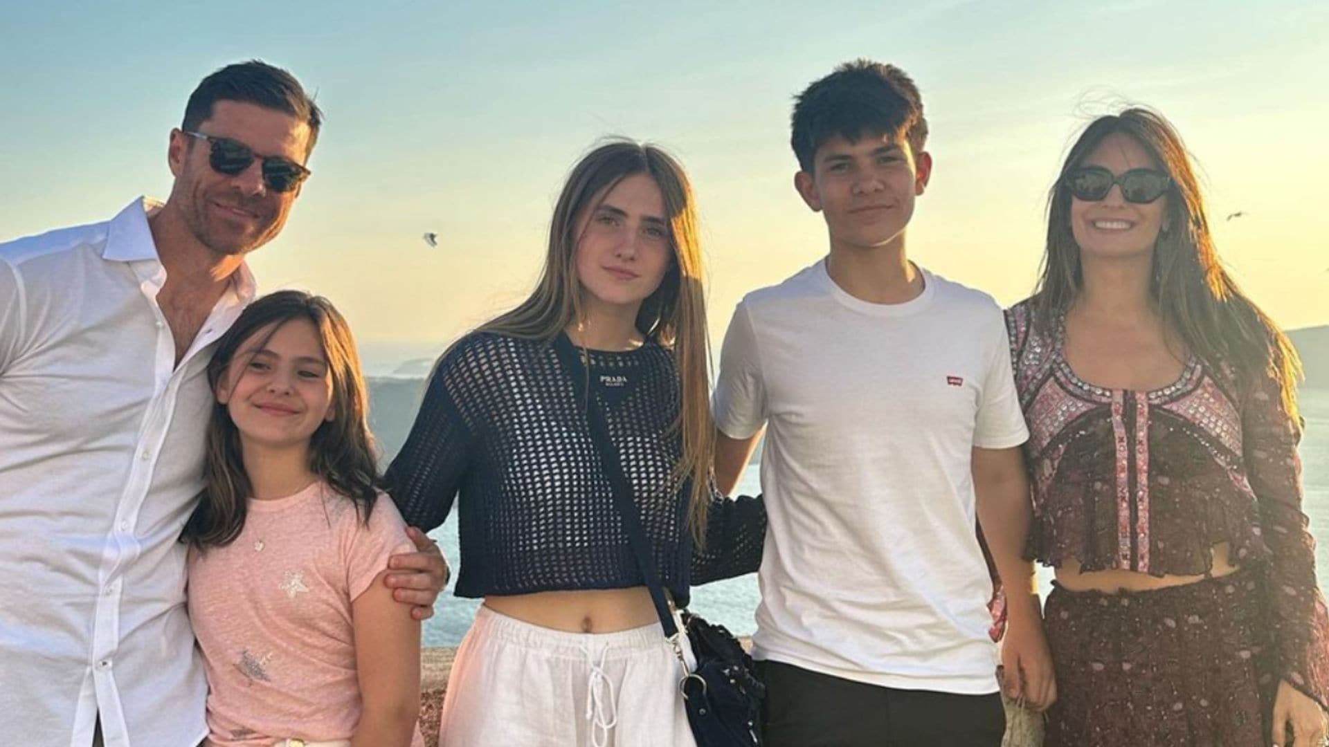 Las espectaculares vacaciones de Xabi Alonso y Nagore Aranburu junto a sus hijos visitando varias islas del Mediterráneo