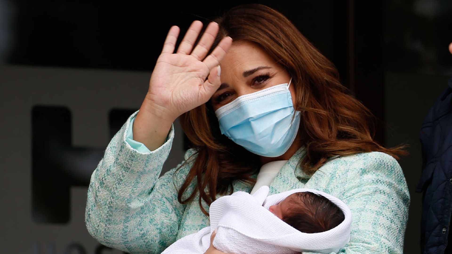 Paula Echevarría muestra a su nuevo y adorable compañero de viaje: su hijo Miguel