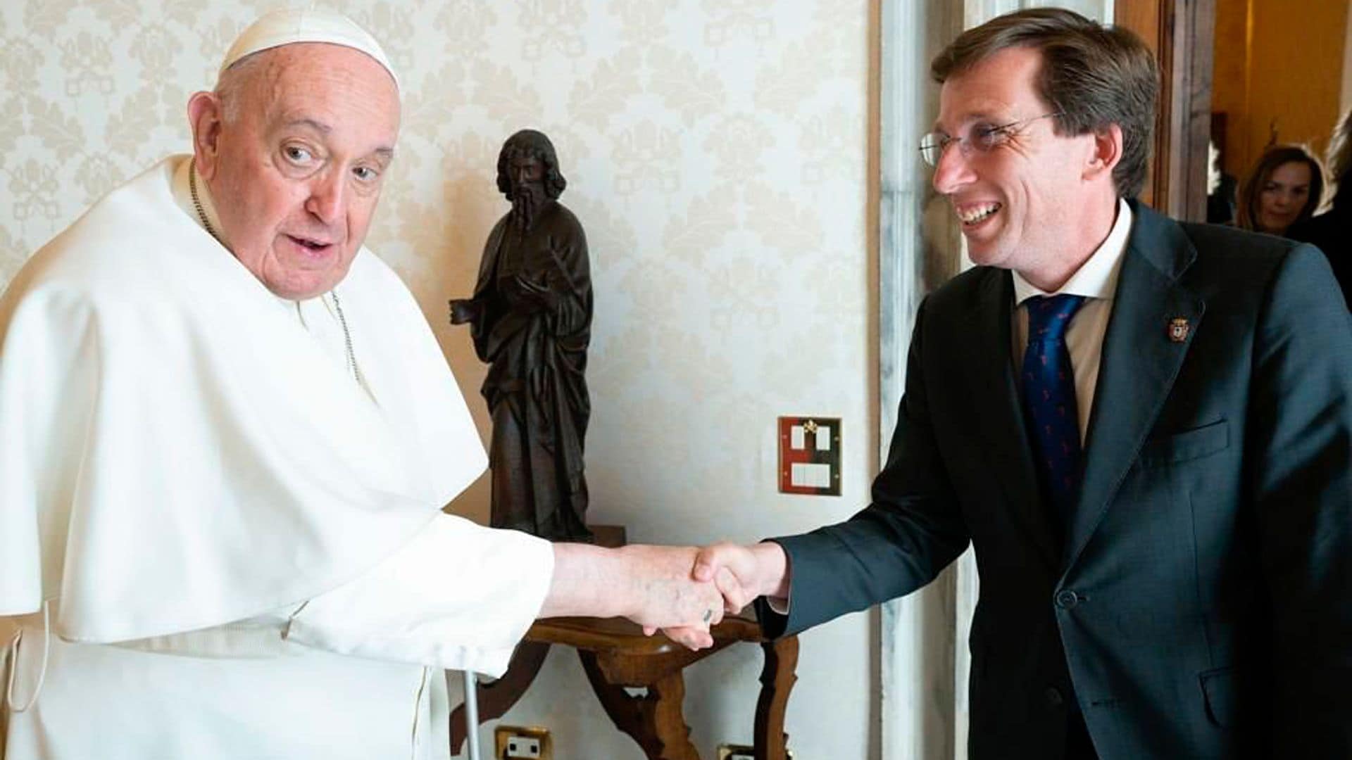 De Nieves Álvarez a José Luis Martínez-Almeida: los españoles que conocieron al papa se despiden de él